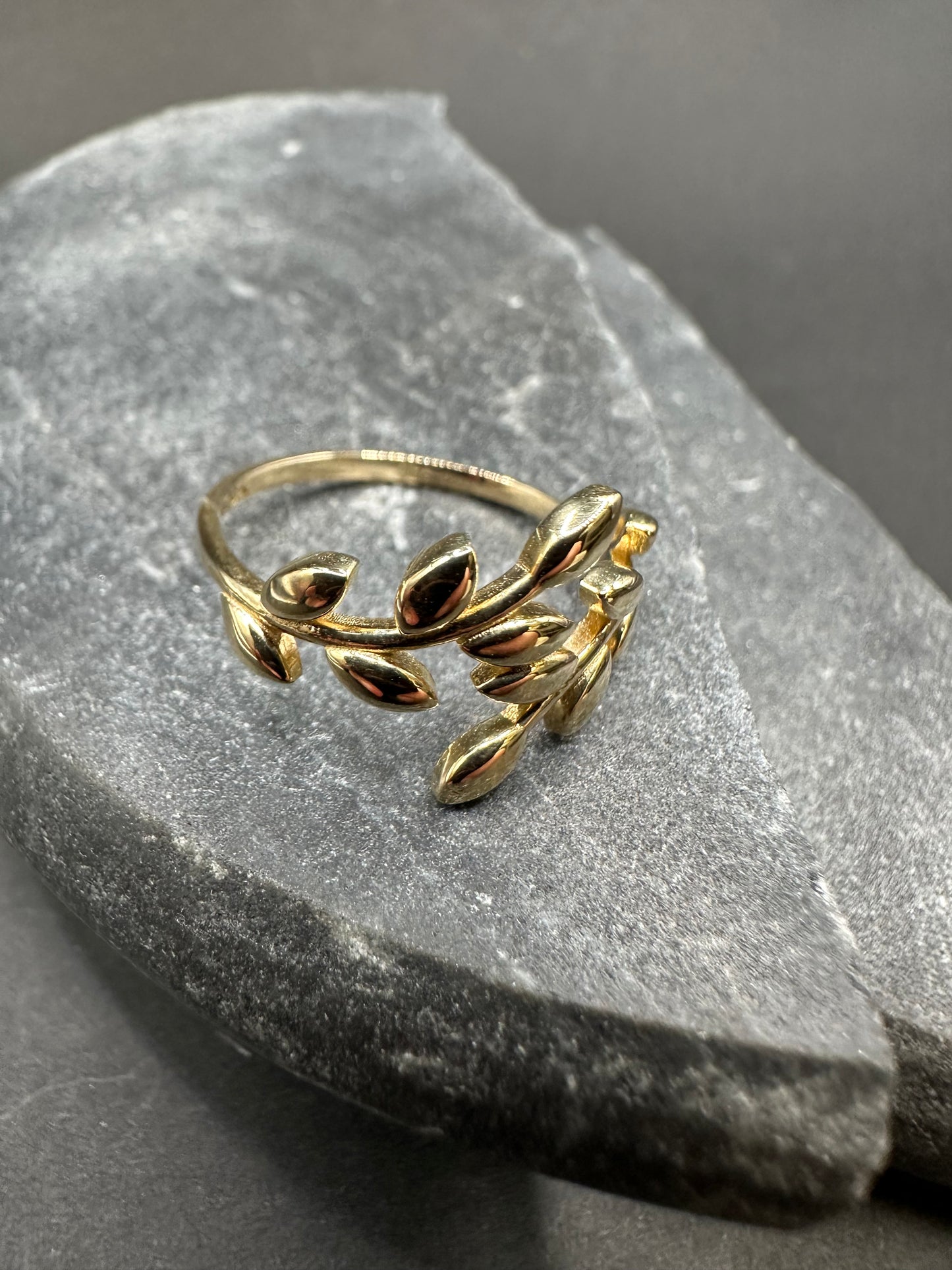 14K Gouden Bladeren Ring