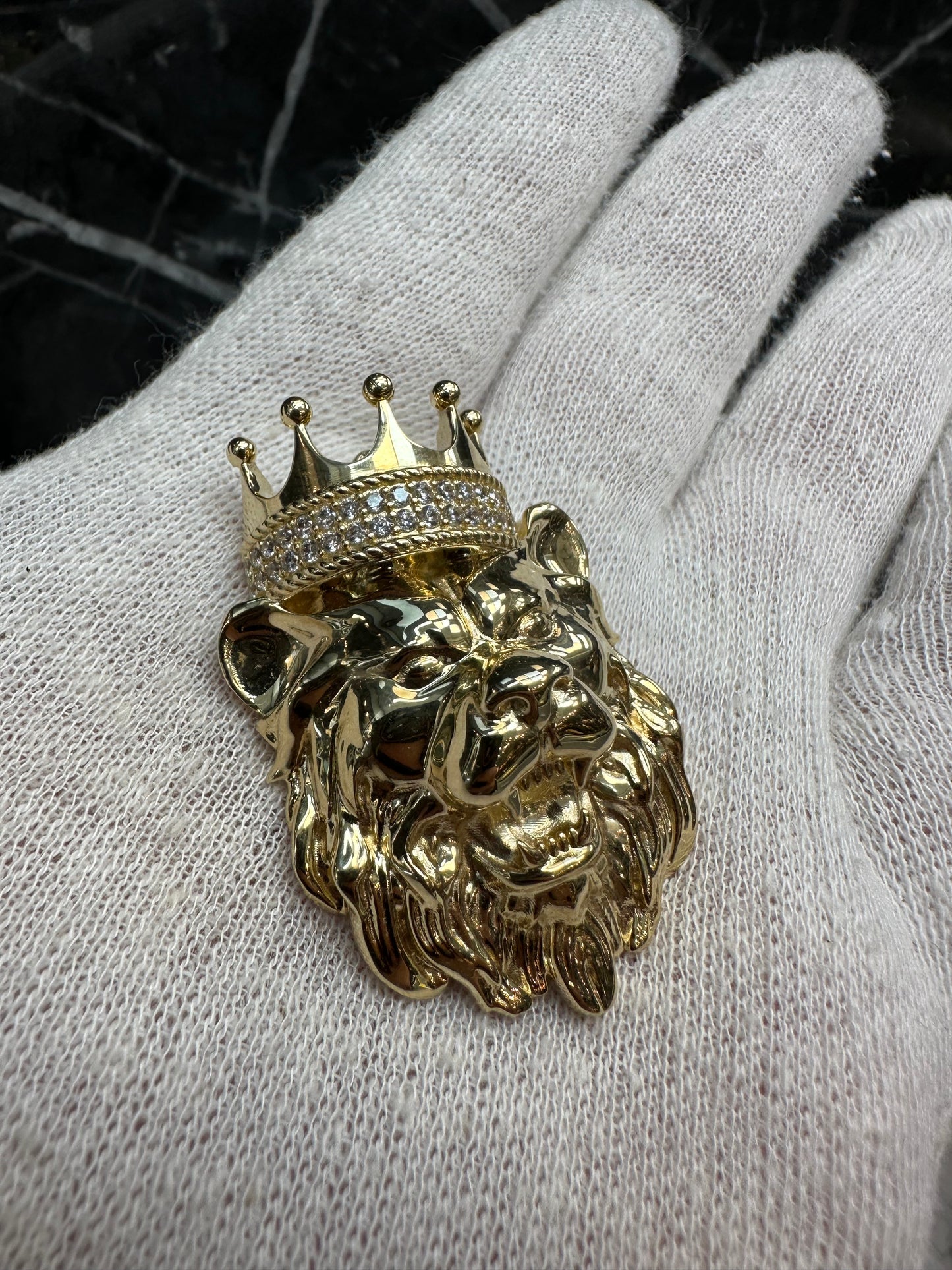 14K Gouden Leeuwkop Hanger met Zirkonia
