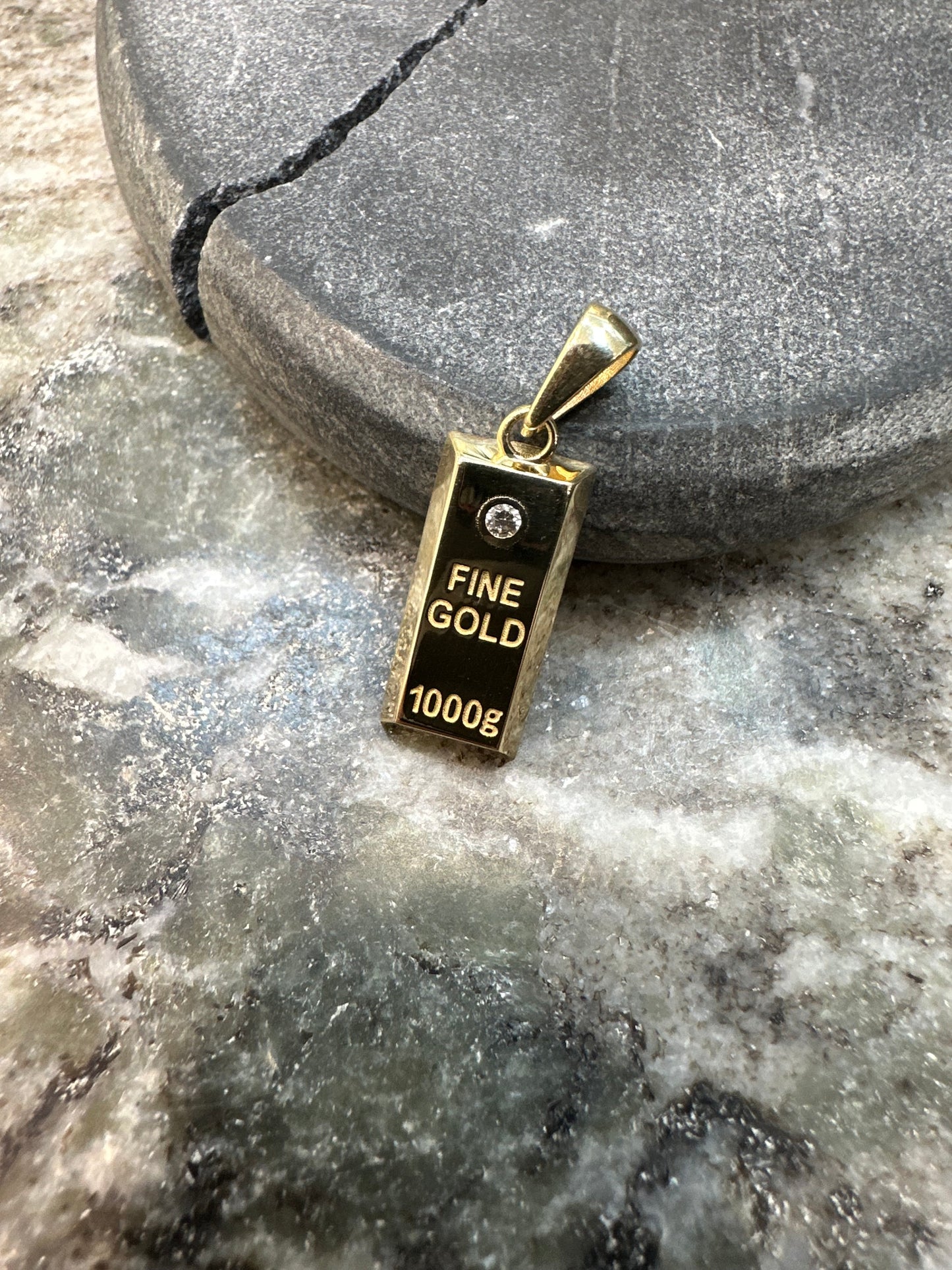 Prachtige 14K Gouden Fine Gold Hanger met Zirkonia – 28 mm lang | 9 mm breed | Elegant & Sprankelend