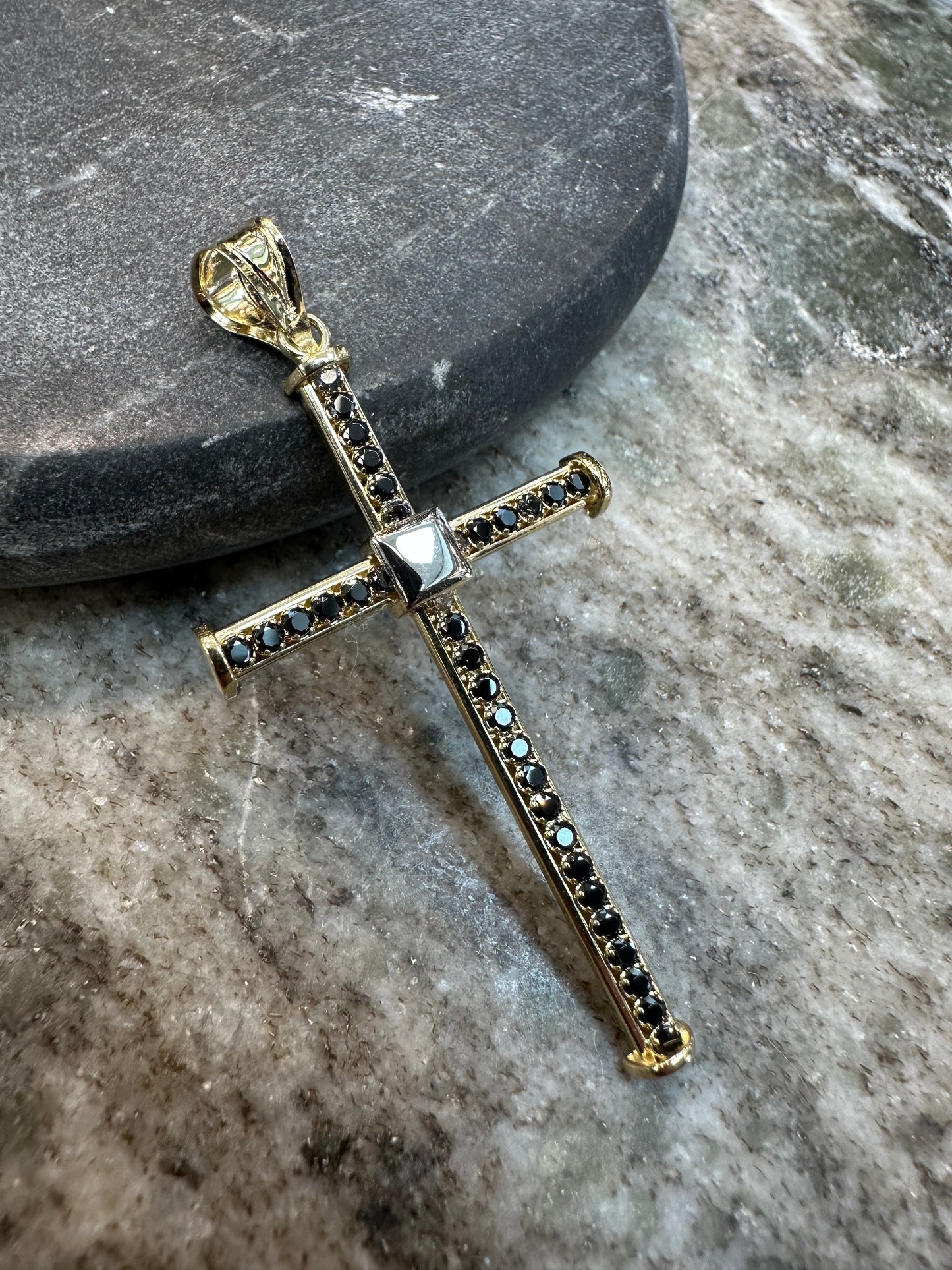 14K Gouden Elegante Kruishanger met Onyx