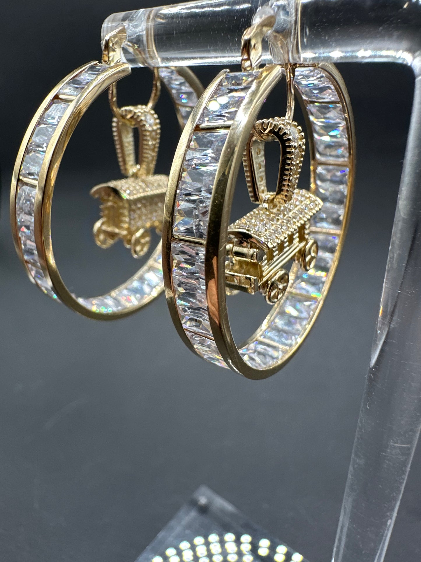 14K Gouden Woonwagen Oorbellen met Zirkonia – 34 mm