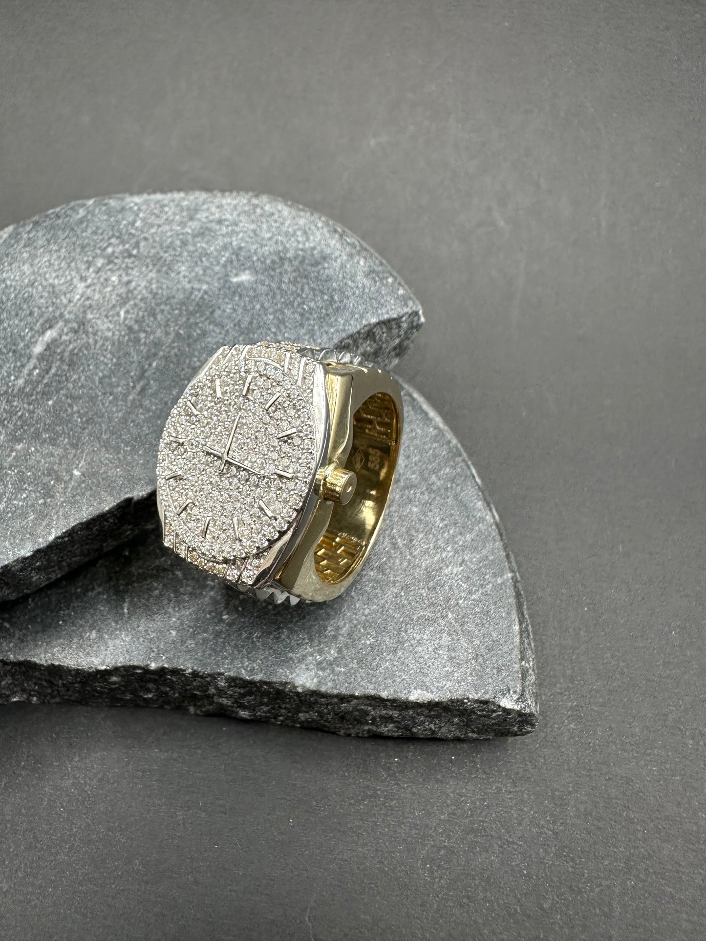 14K Gouden Iced Klok Ring met Zirkonia – Maat 20,5