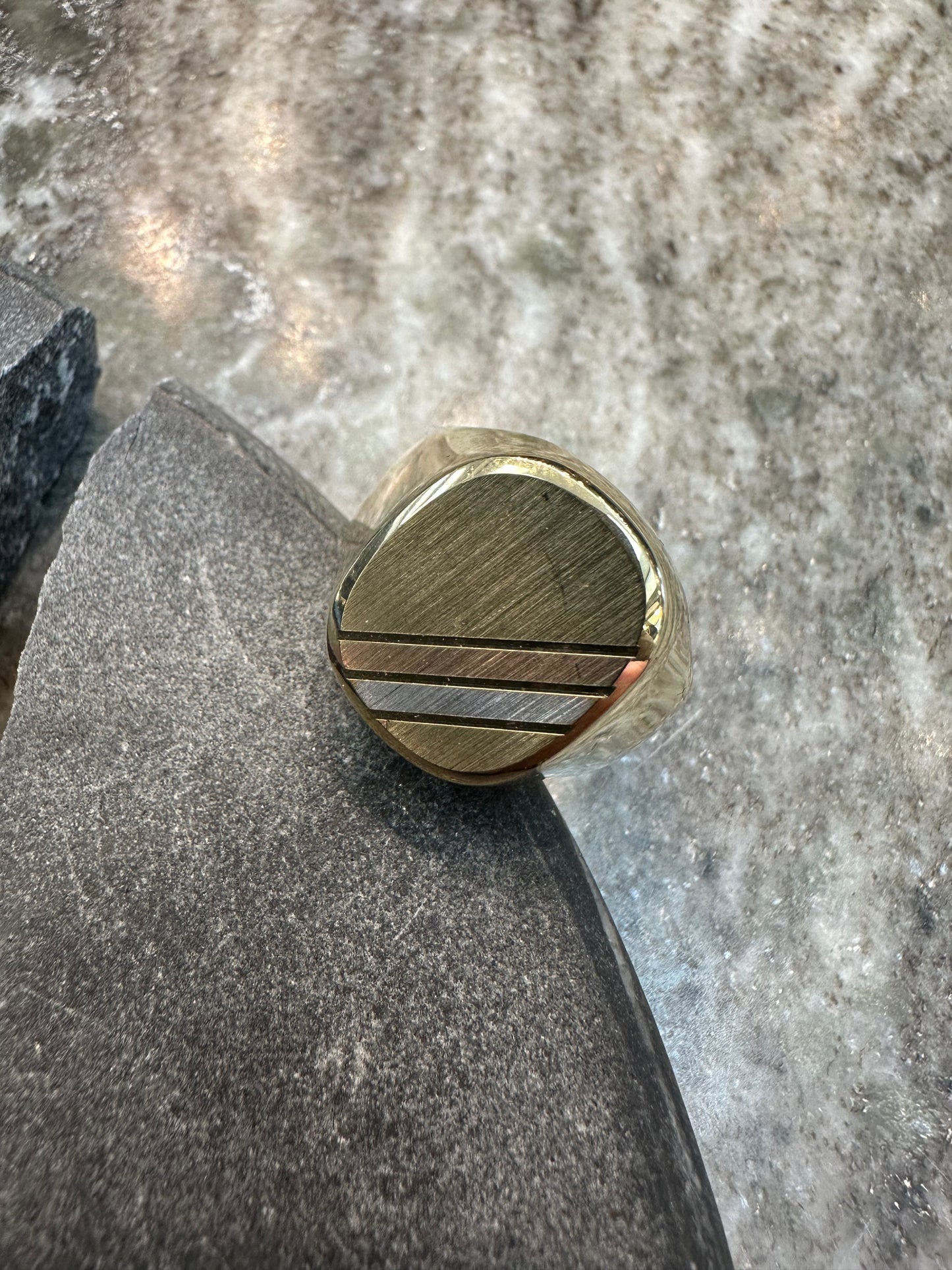 14K Gouden Tricolor Klassieke Zegelring – Comfort Fit | Luxe & Tijdloos