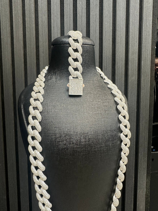 Prachtige 925 Zilveren Cubana Set 65 cm Ketting | 23 cm Armband | 17,8 mm Breed | Iced met Zirkonia