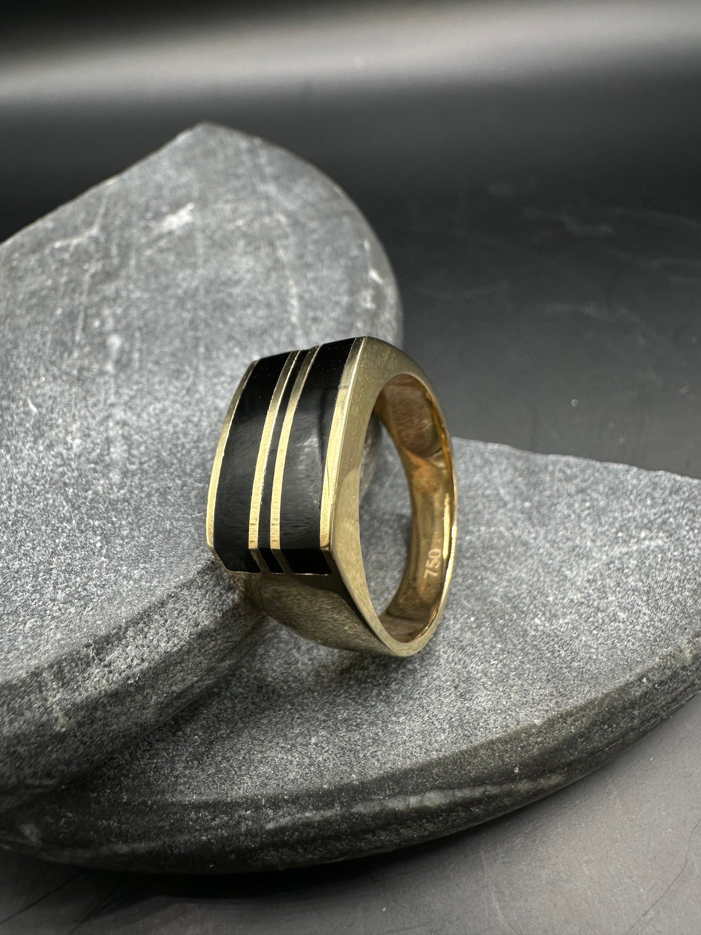18K Massieve Zegelring met Onyx Lagen Steen – Maat 20