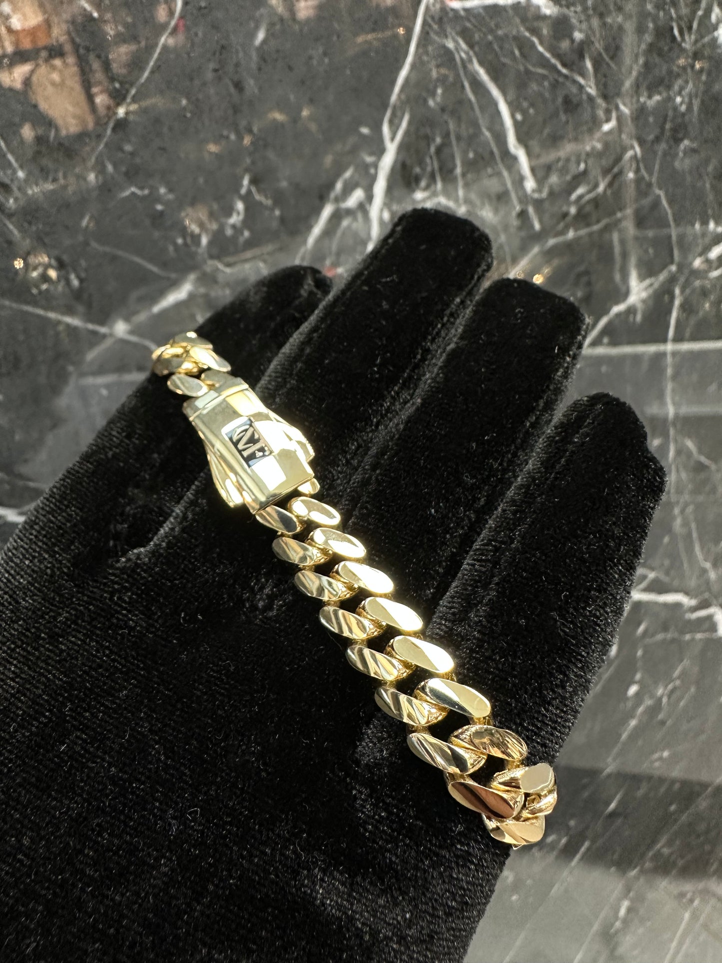 Prachtige 14K Gouden Cubaan Link Armband – 21 cm | 10,7 mm | Stoer & Luxe
