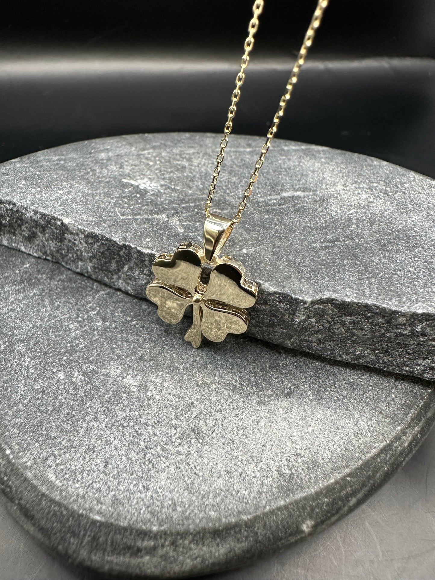 14K Gouden Ketting met Klavertje Vier Hanger – 42 cm