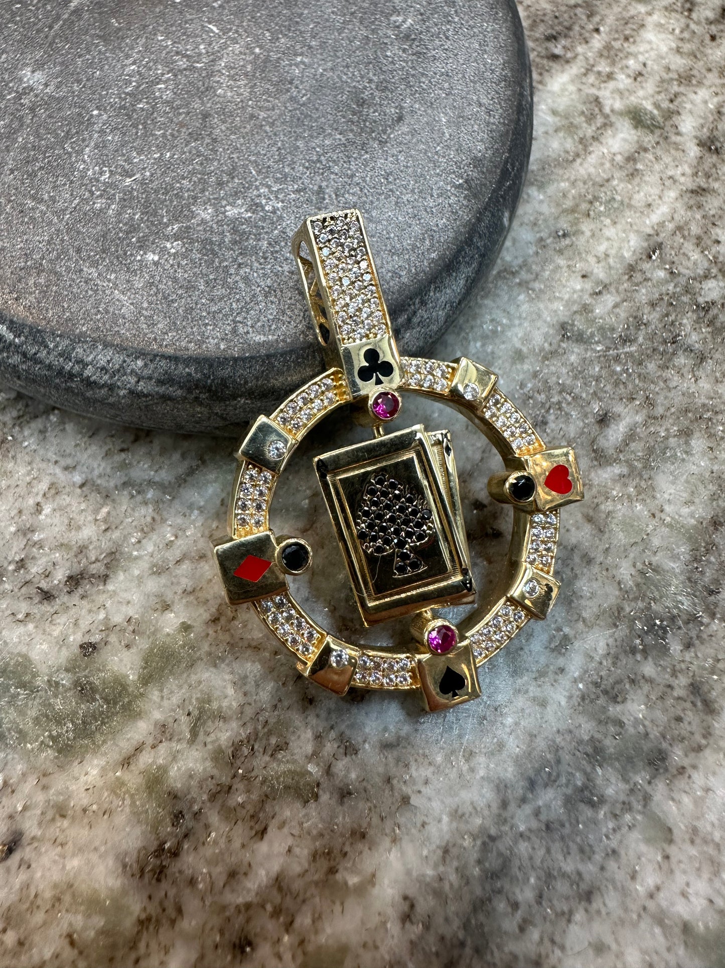 14K Gouden Kaarten Hanger met Draaiend Middenstuk en Edelstenen