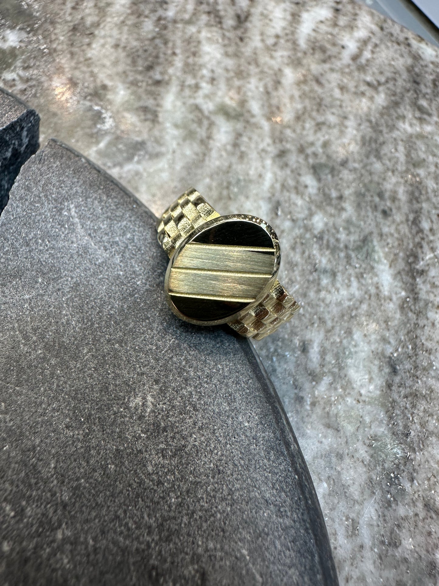 Prachtige 14K Gouden Zegelroley Ring – Maat 21