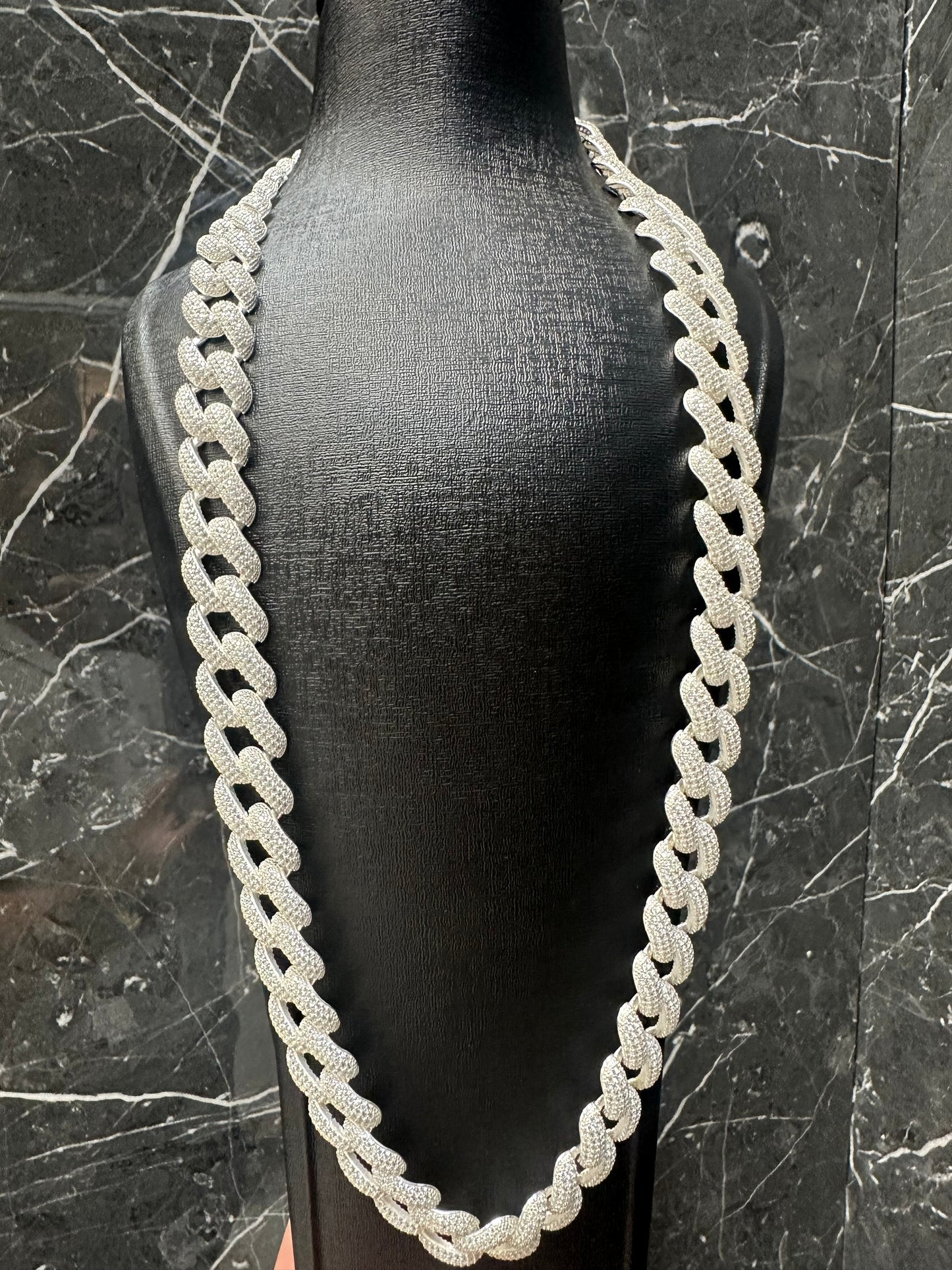 Prachtige 925 Zilveren Cubana Set 65 cm Ketting | 23 cm Armband | 17,8 mm Breed | Iced met Zirkonia
