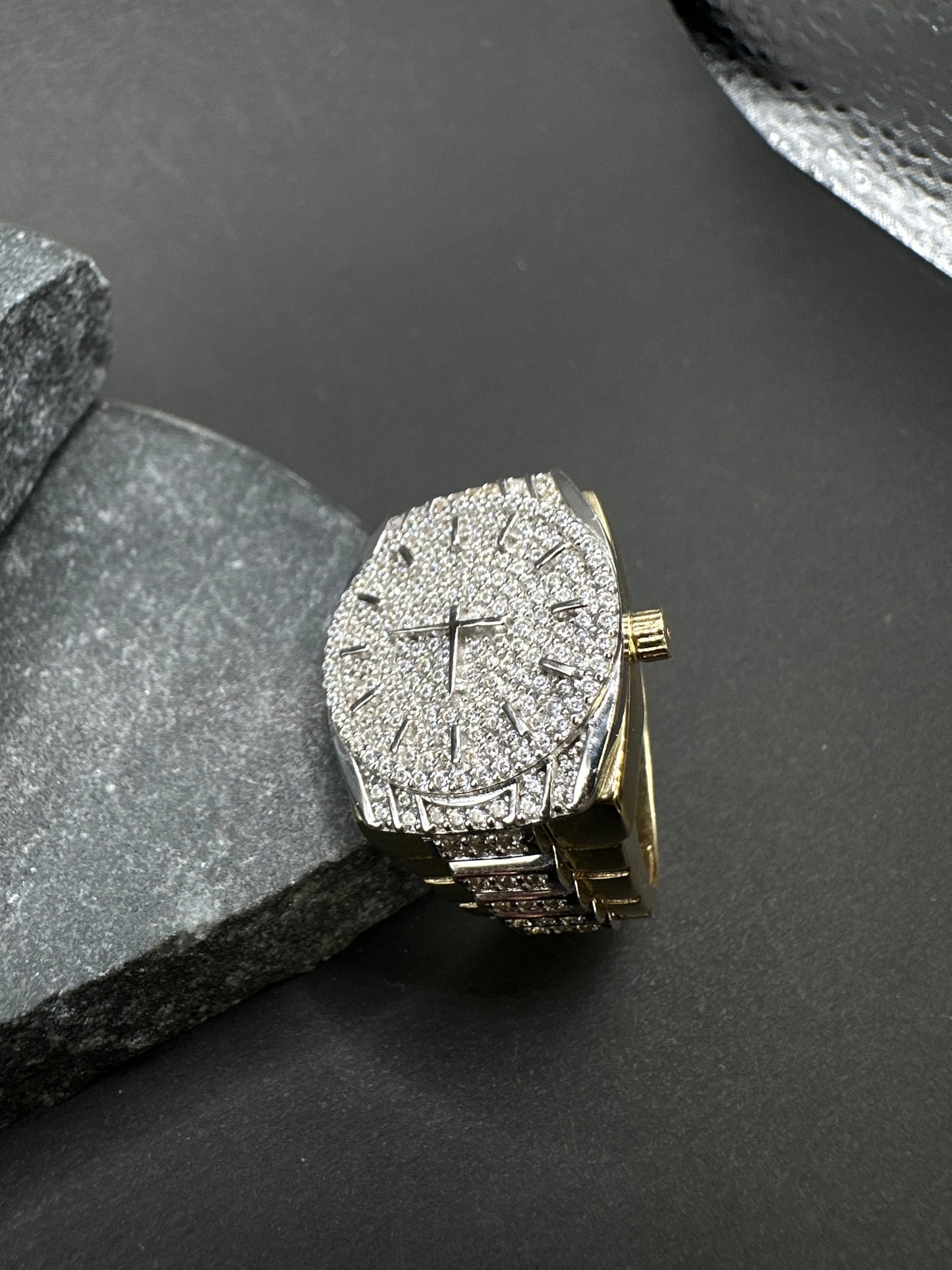 14K Gouden Iced Klok Ring met Zirkonia – Maat 20,5