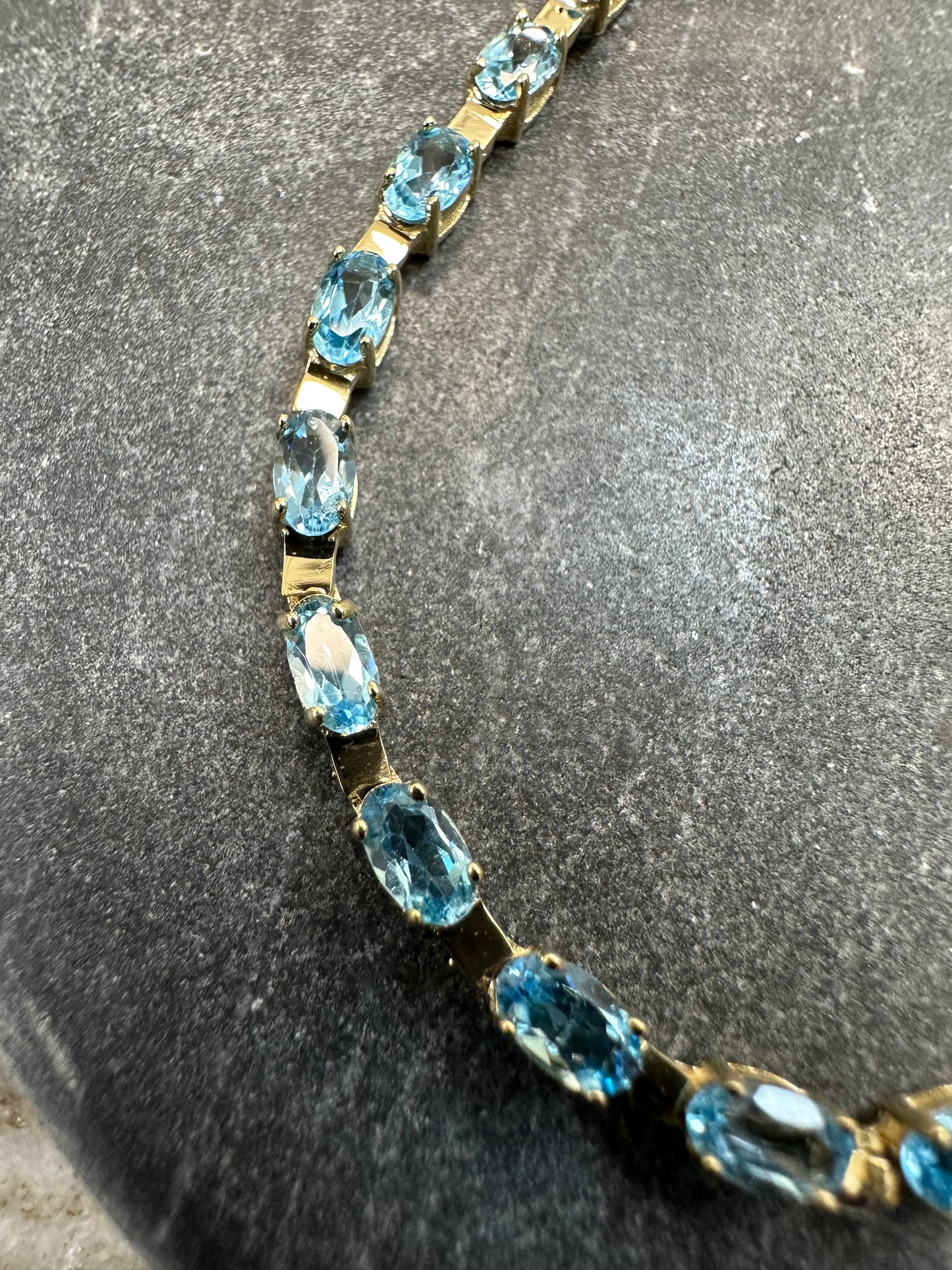14K Gouden Armband met Saffier Stenen – 20 cm