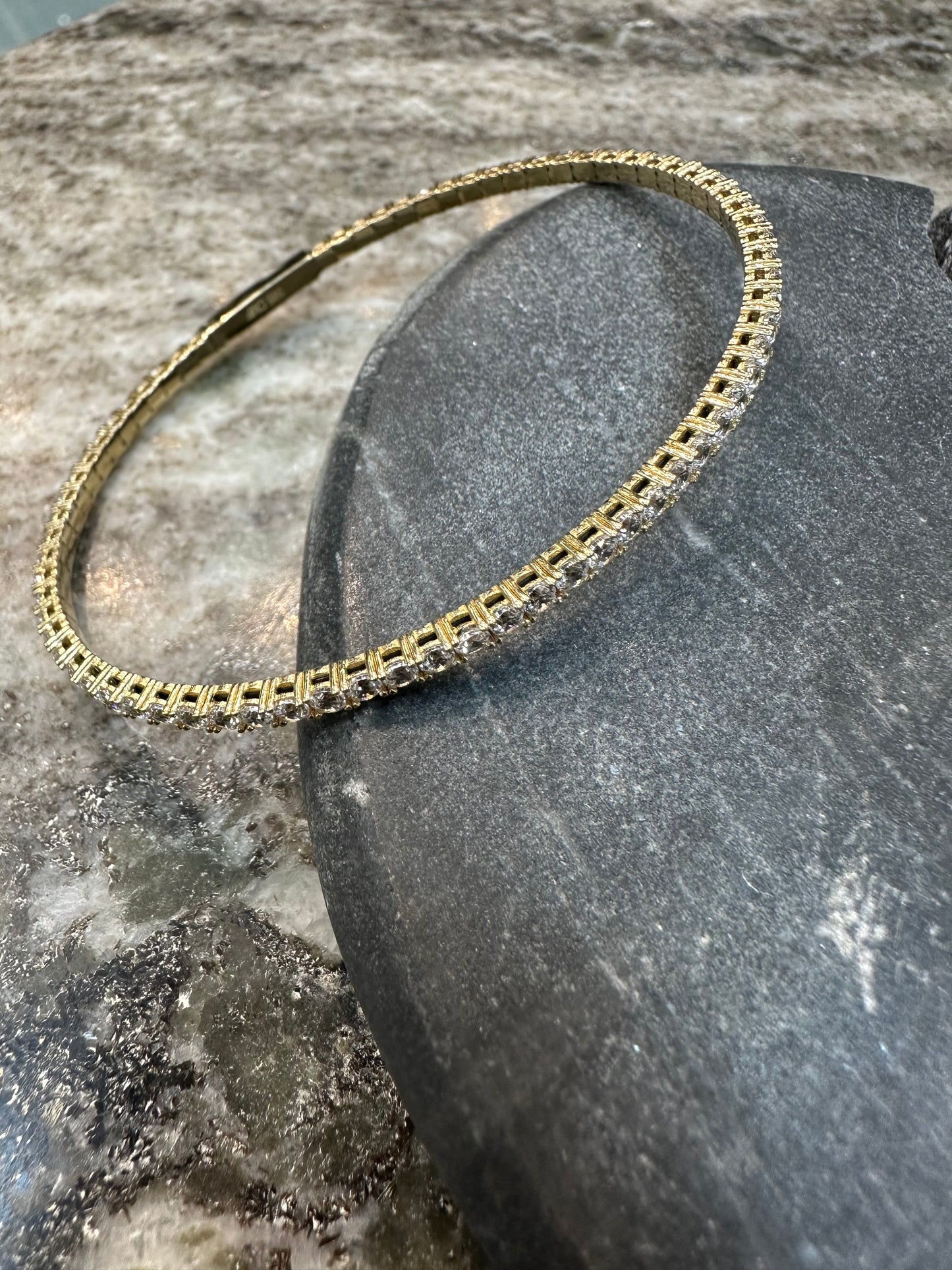 Prachtige 14K Gouden Tennis Bangle Armband met Zirkonia – Luxe & Elegant