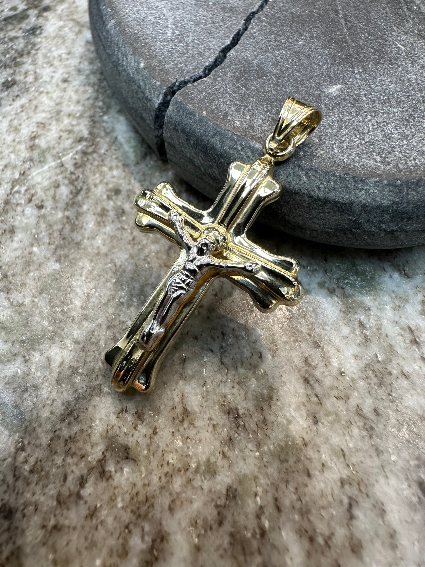 14K Gouden Kruishanger – 23 mm breed | 41 mm lang