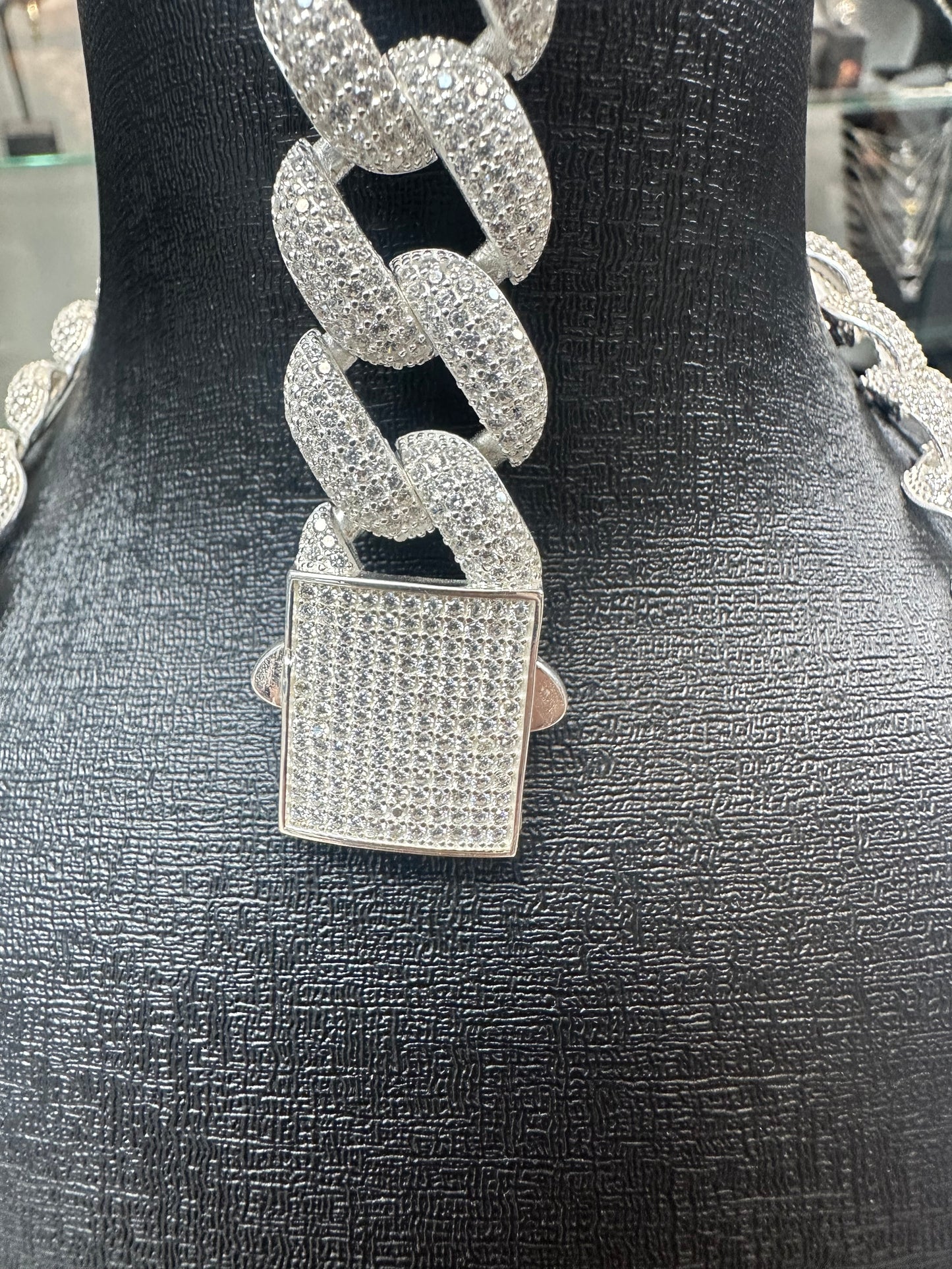 Prachtige 925 Zilveren Cubana Set 65 cm Ketting | 23 cm Armband | 17,8 mm Breed | Iced met Zirkonia