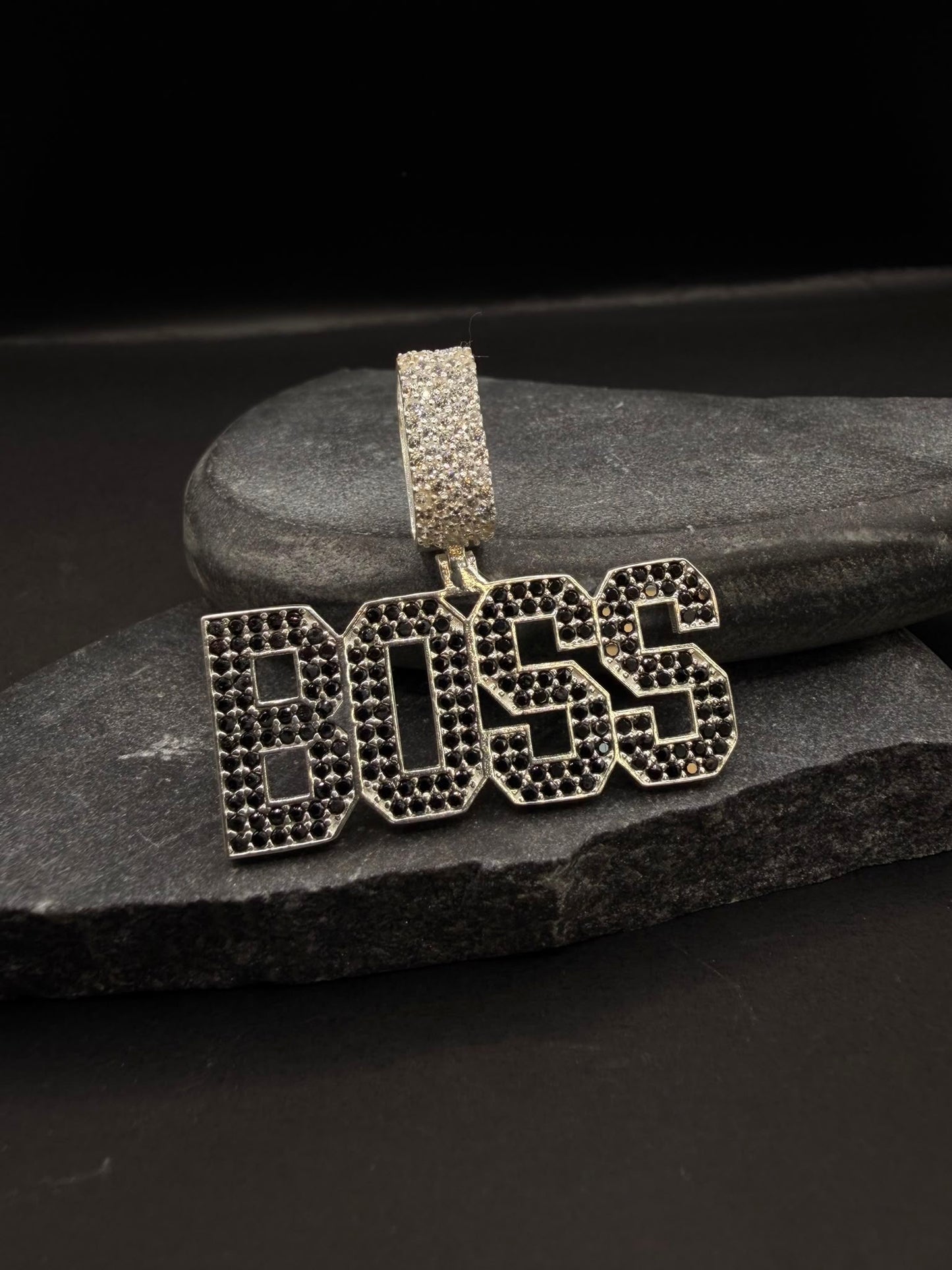925 Zilveren BOSS Hanger met Zirkonia en Onyx – 39 mm