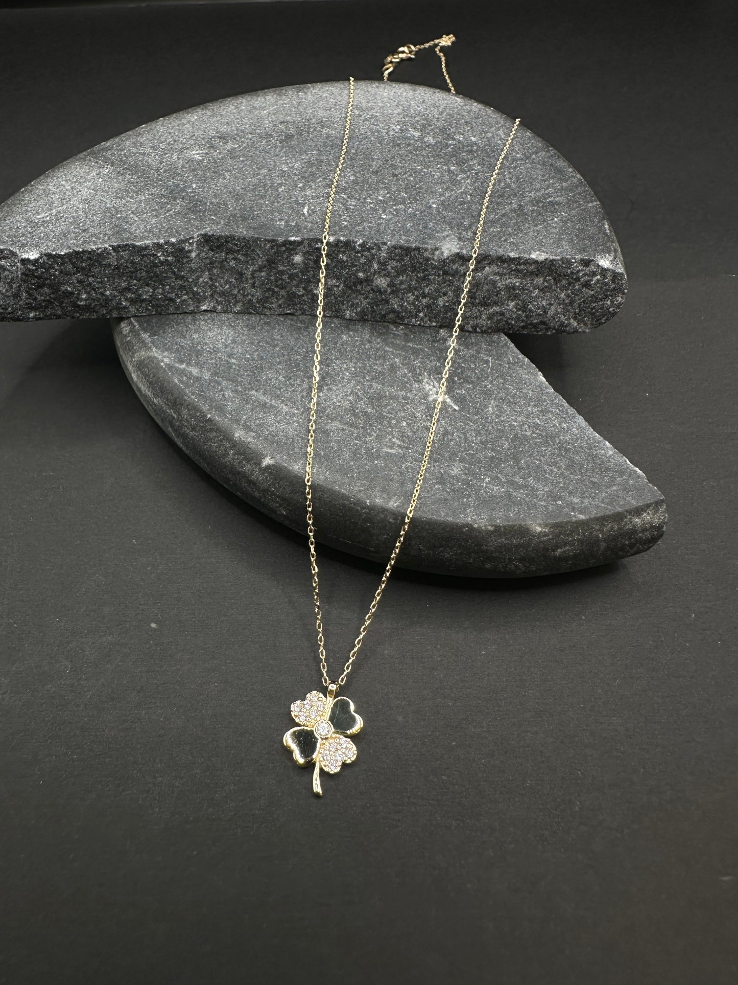 14K Gouden Ketting met Klavertje Vier Hanger – 42 cm