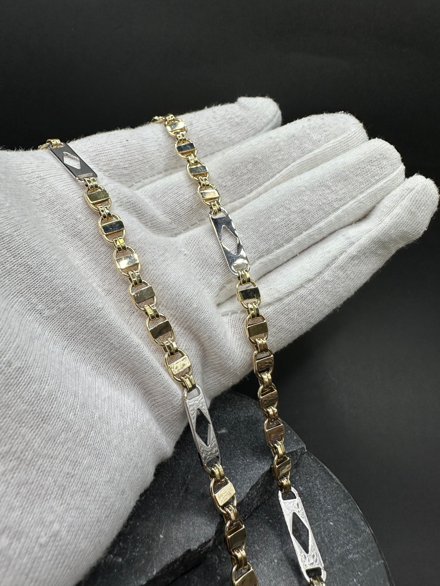 14K Gouden Platte Magnum Kingsly Ketting met Witgouden Ruitjes – 66 cm
