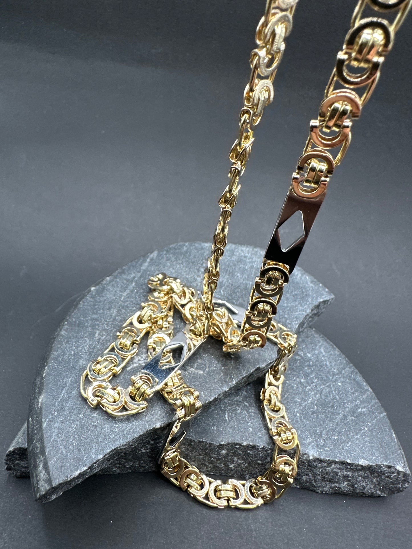 14K Gouden Massieve Platte Koningsketting met Witgouden Ruitjes – 70 cm