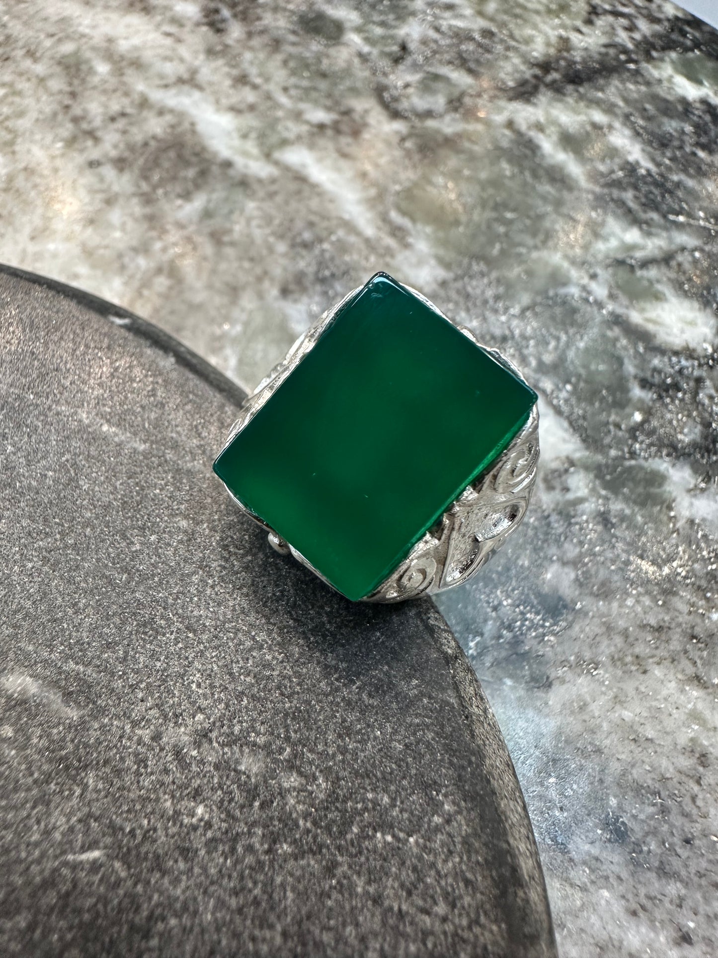 Prachtige 925 Zilveren Ring met Jade Steen – Maat 18,5