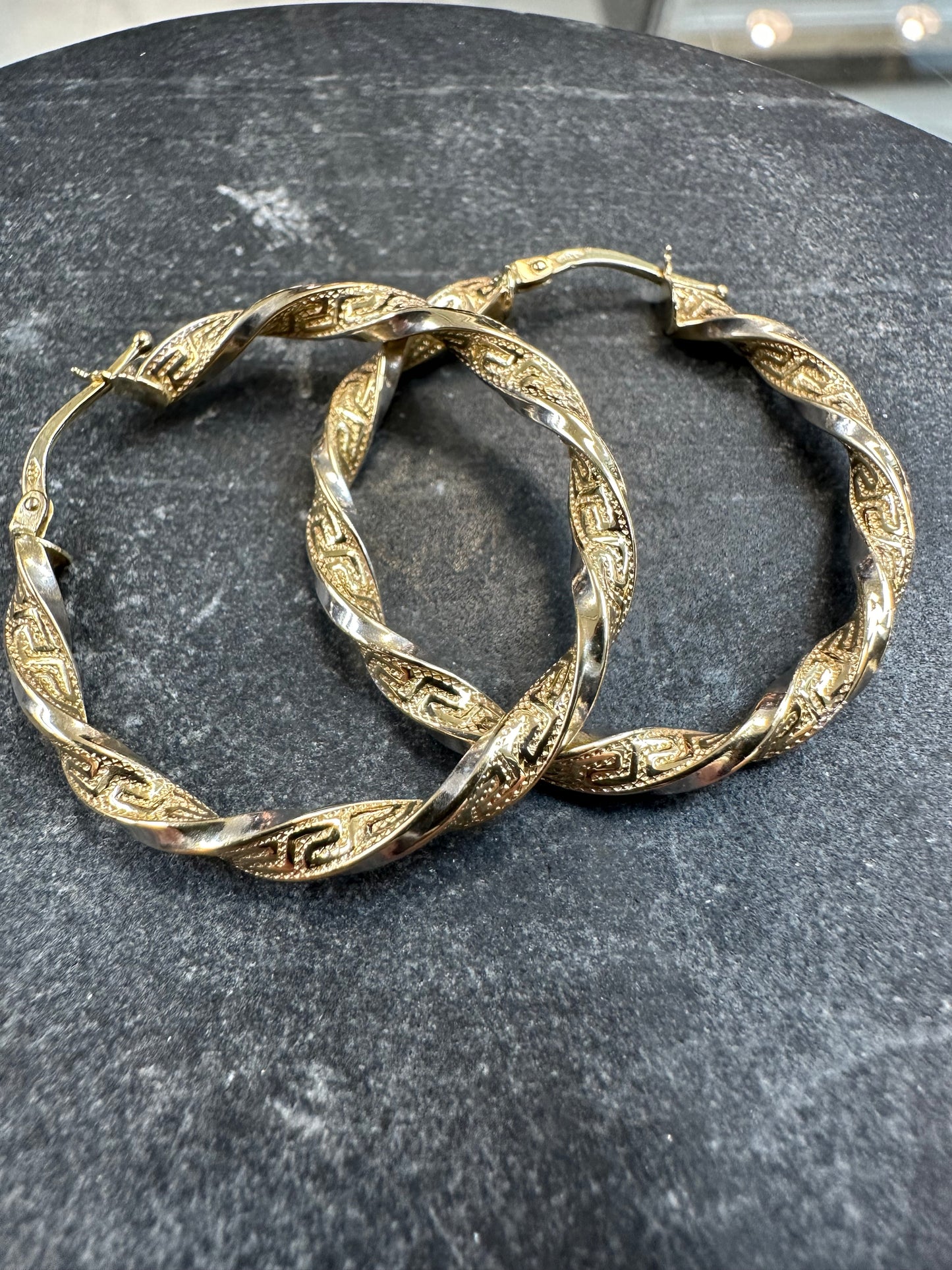 Prachtige 14K Gouden Wokkels Oorbellen – 32 mm Diameter | Elegant & Tijdloos