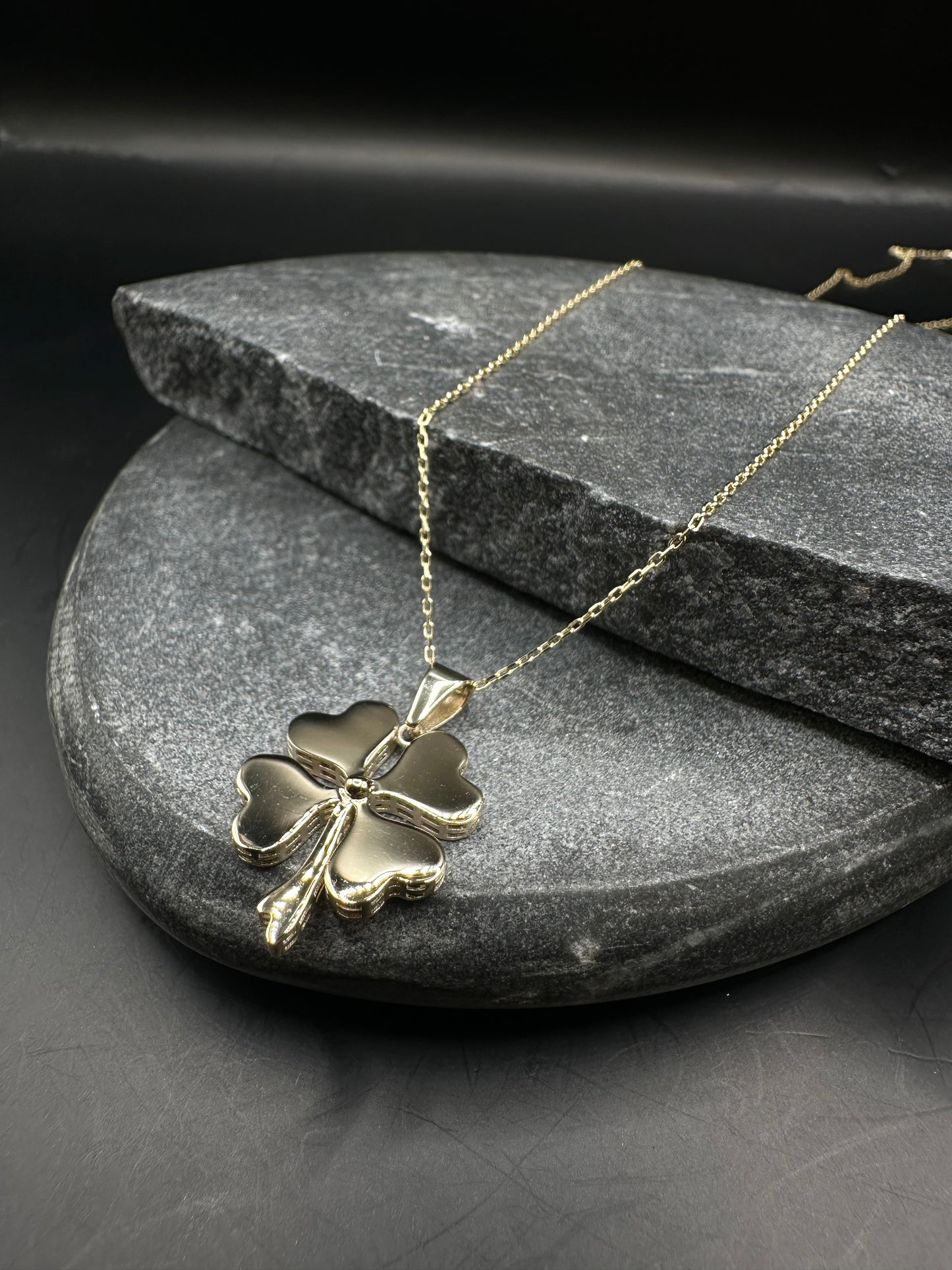 14K Gouden Ketting met Klavertje Vier Hanger – 42 cm