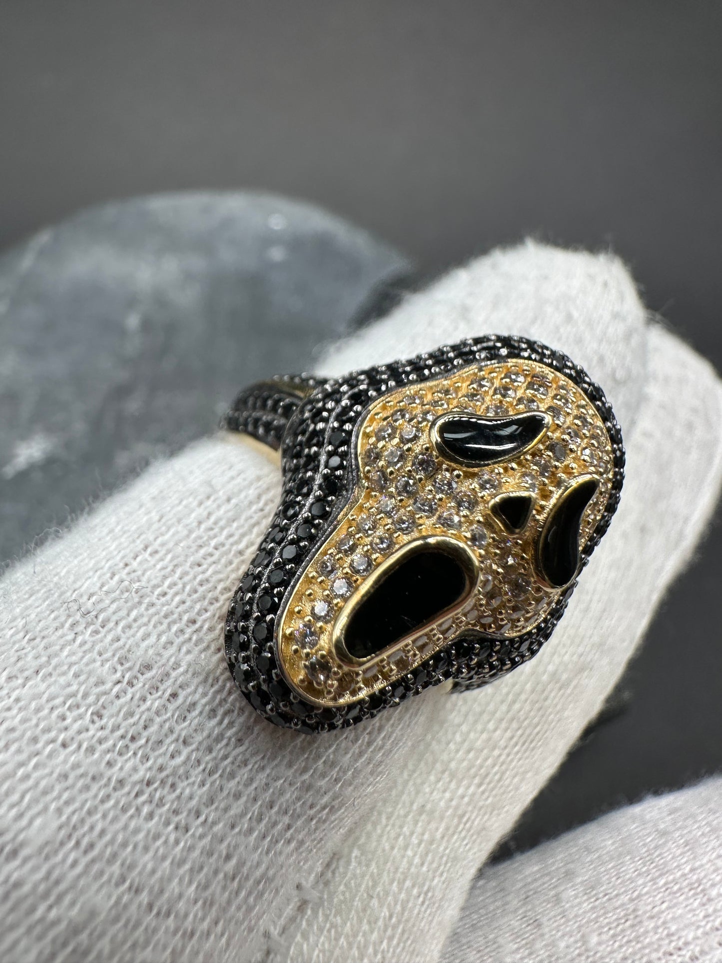 14K Gouden Scream Ring met Onyx en Zirkonia – Maat 18,5