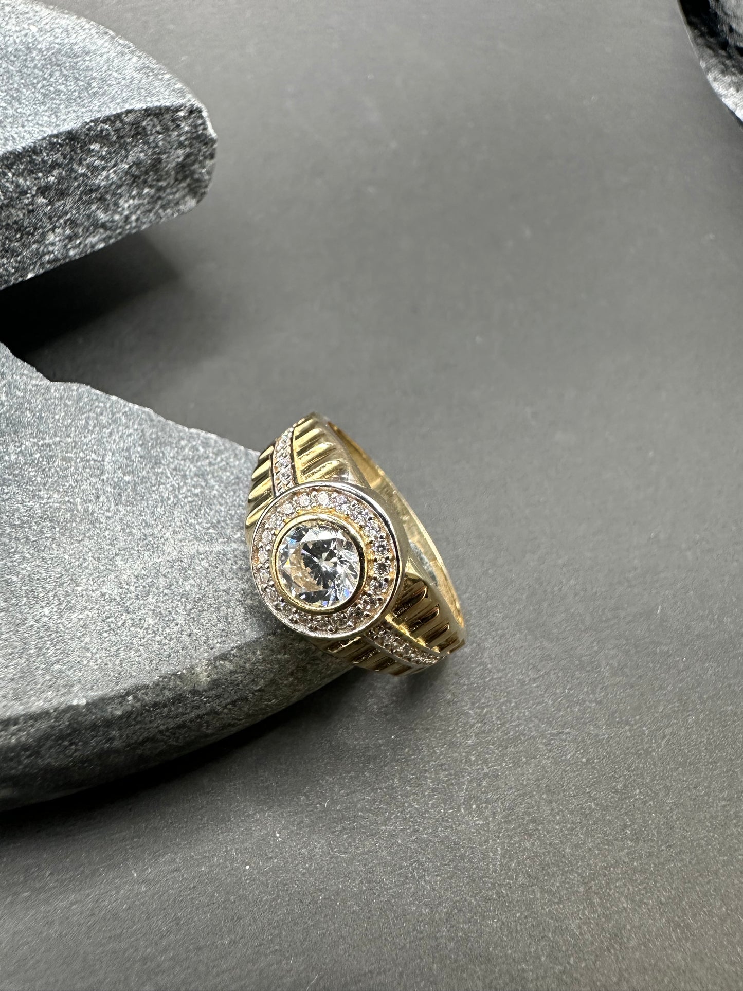 14K Gouden Ring met Ronde Zirkonia – Maat 20,5