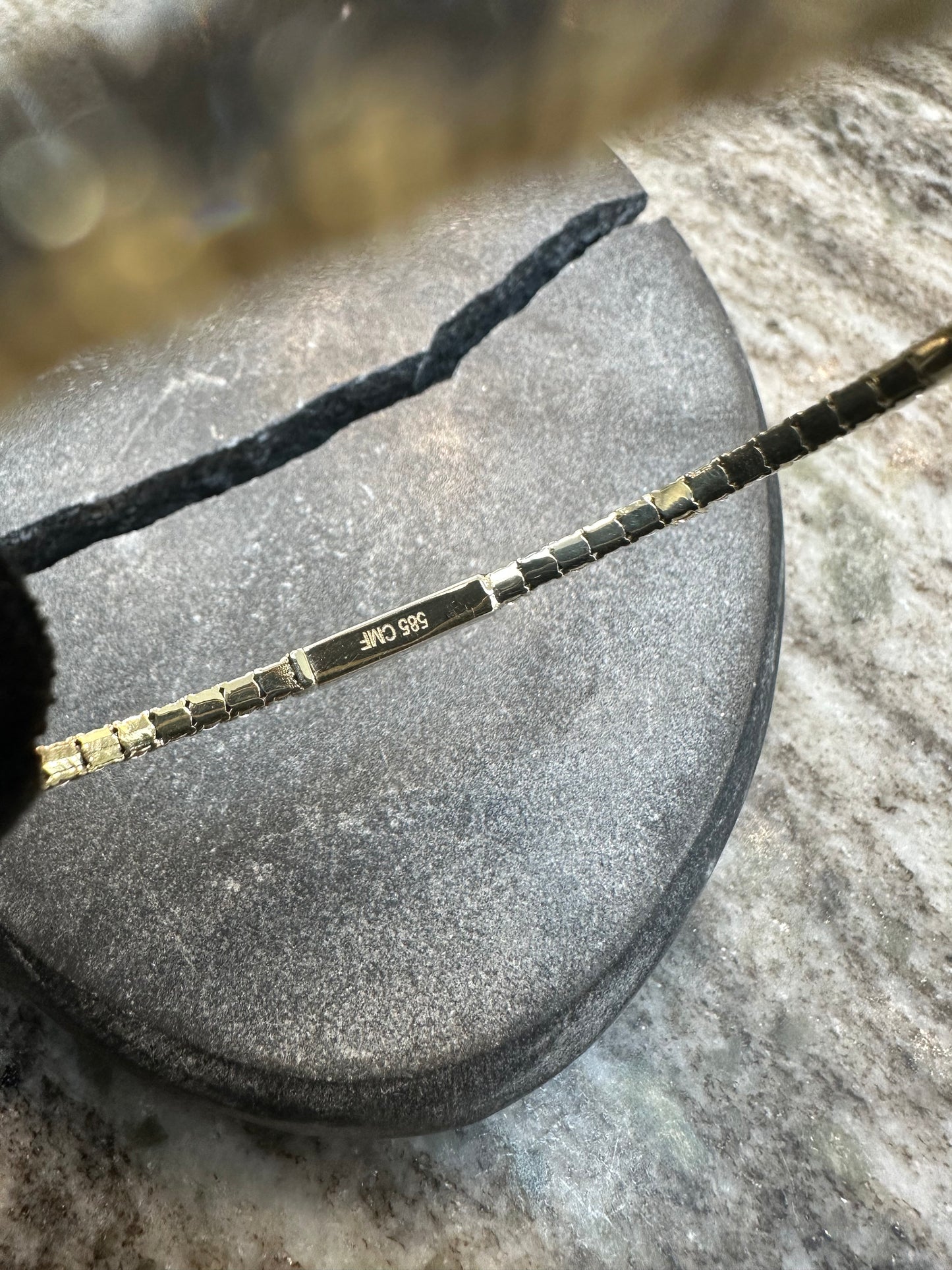 Prachtige 14K Gouden Tennis Bangle Armband met Zirkonia – Luxe & Elegant