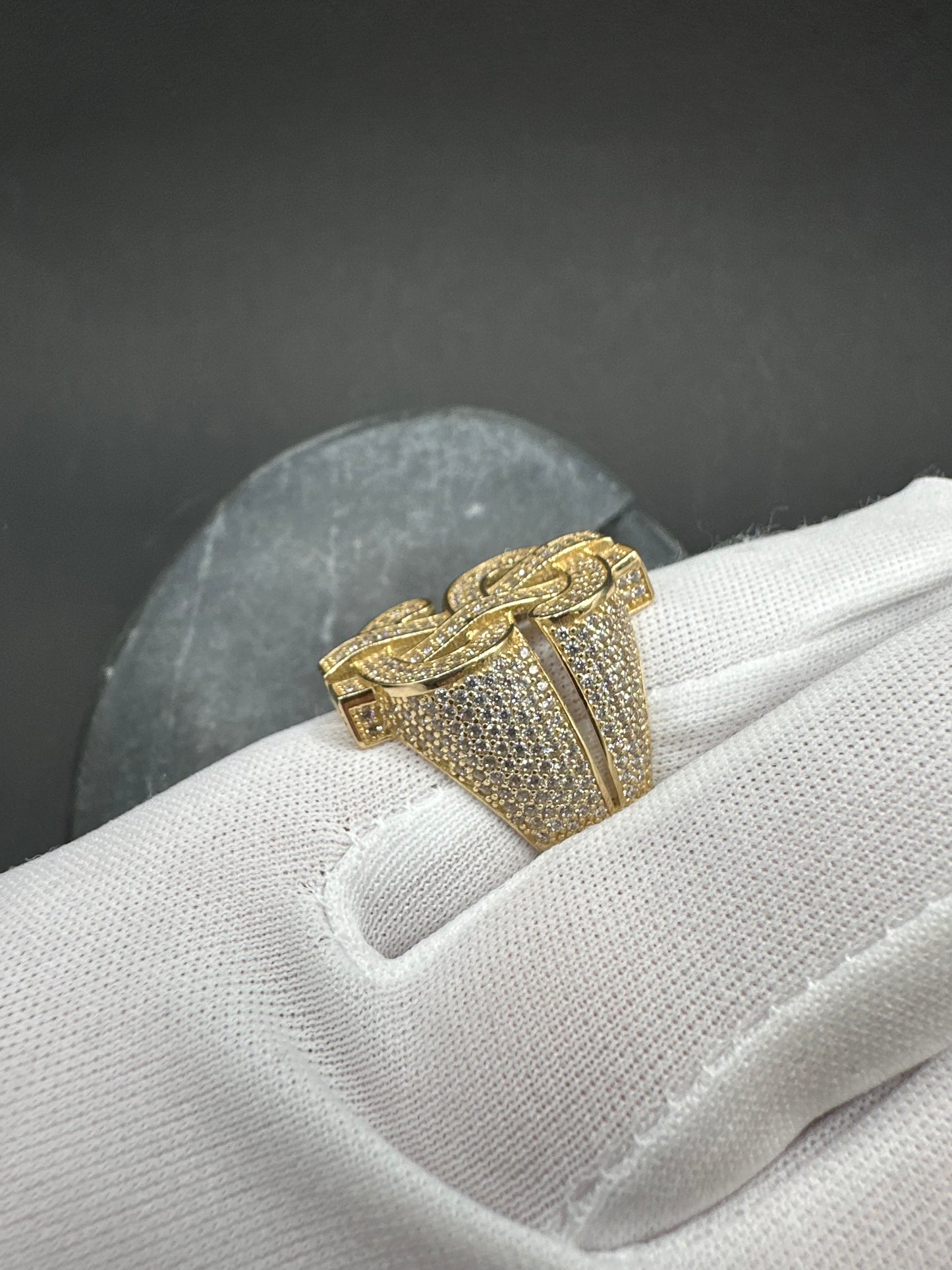 14K Gouden Iced Dollar Ring met Zirkonia – Maat 20