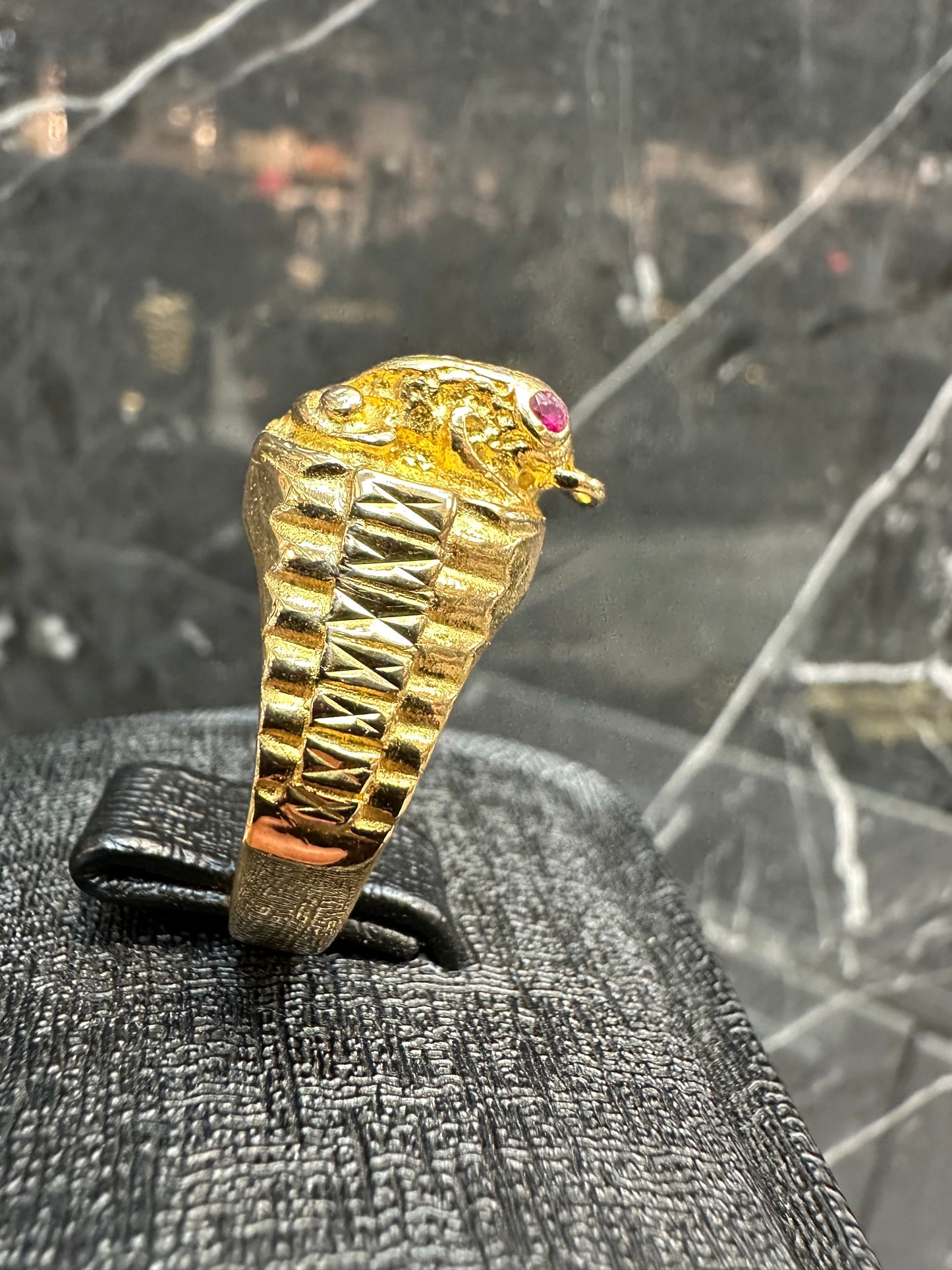22K Gouden Kikker Ring met Robijn en Briljanten – Maat 21,5