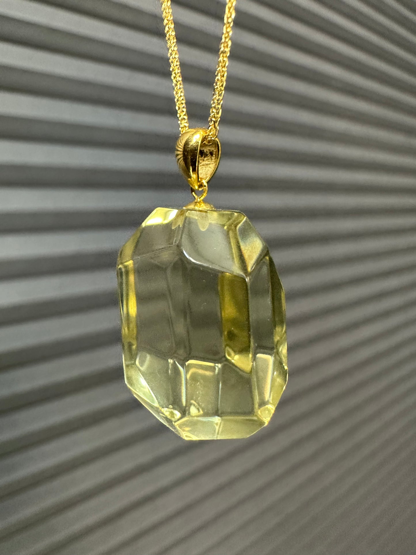 Prachtige 18K Gouden Ketting met Natuurlijke Quartz Steen – Inclusief Certificaten