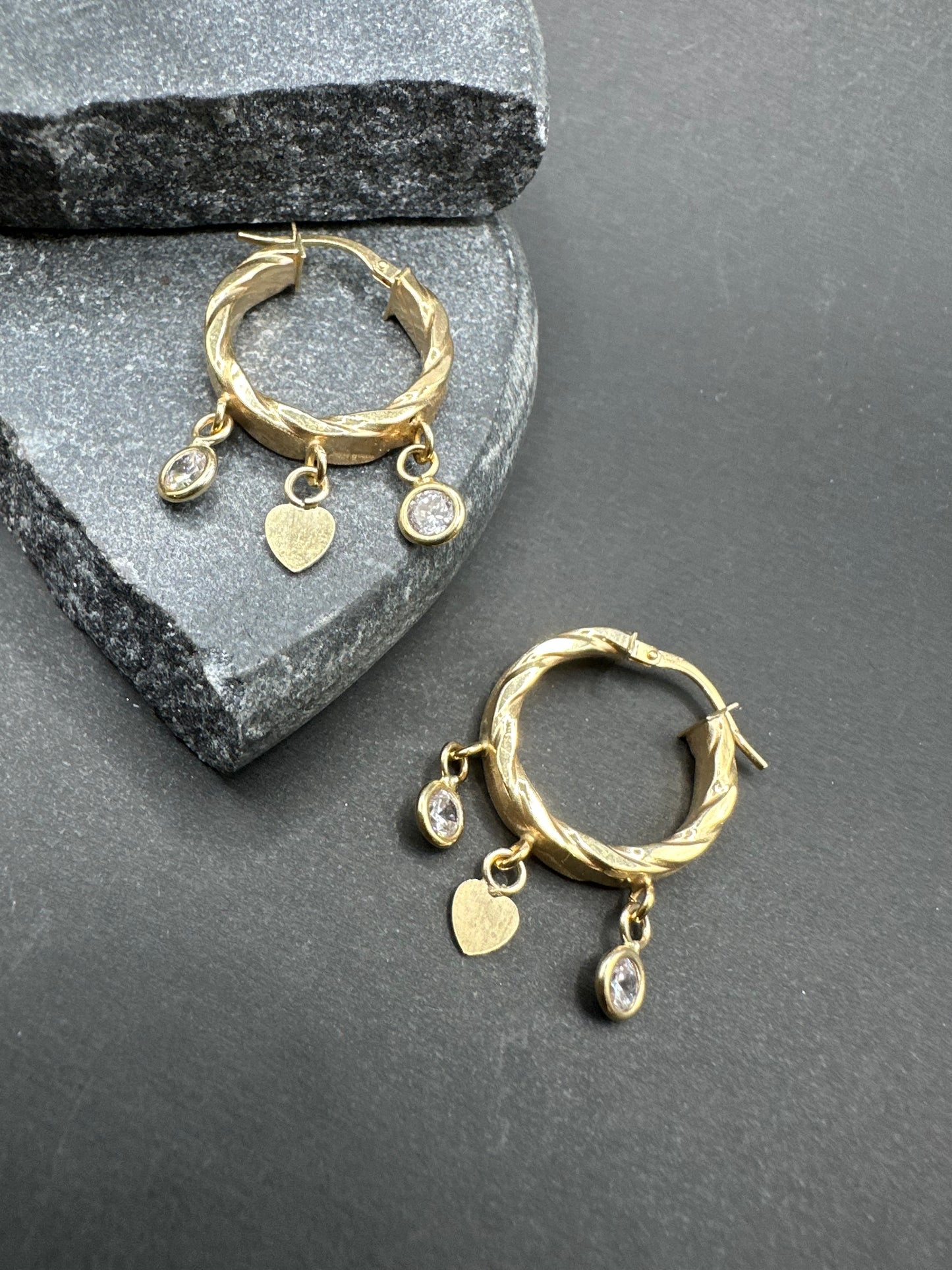 14K Gouden Oorbellen met Hangende Bedeltjes – 20 mm
