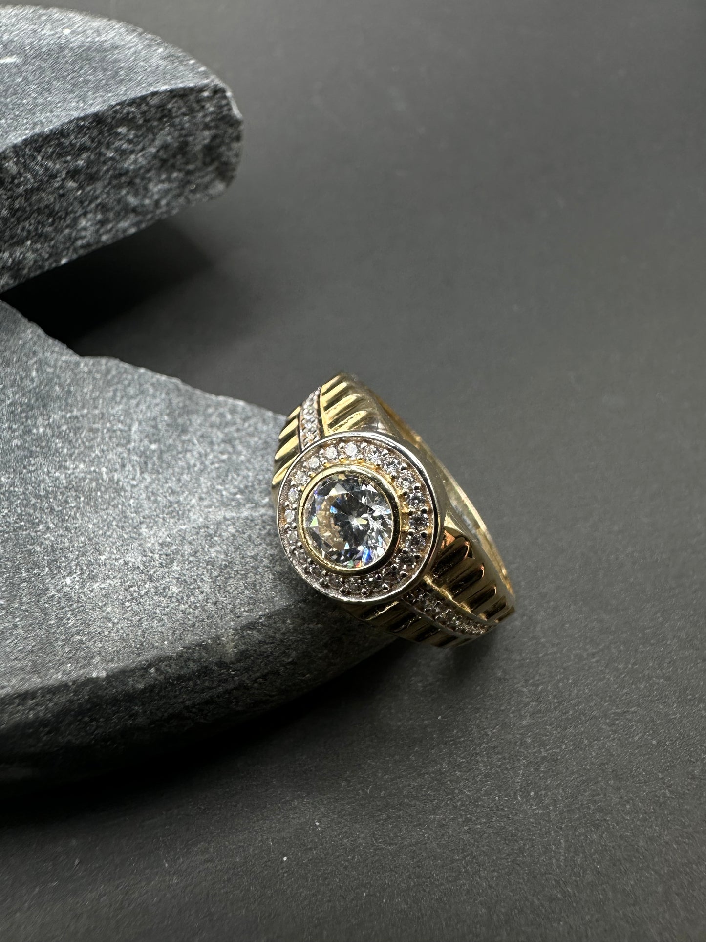 14K Gouden Ring met Ronde Zirkonia – Maat 20,5