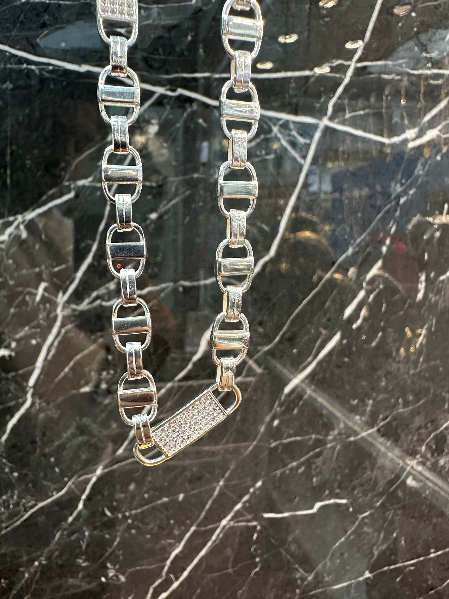 Prachtige 925 Zilveren Platte Magnum Ketting – 70 cm | 8 mm | Iced met Zirkonia