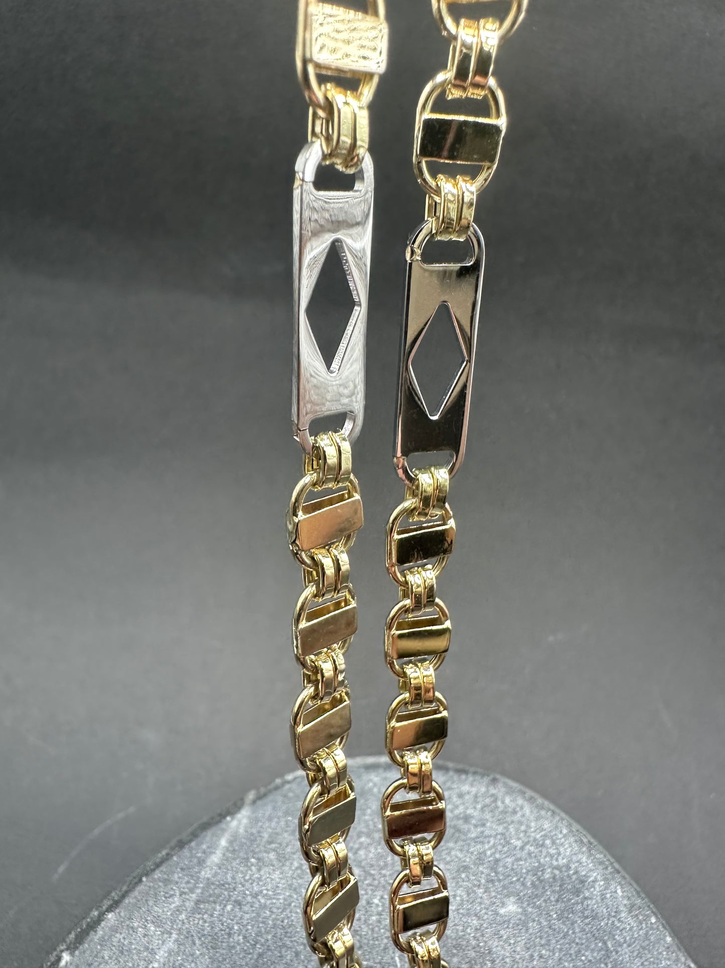 14K Gouden Platte Magnum Kingsly Ketting met Witgouden Ruitjes – 66 cm