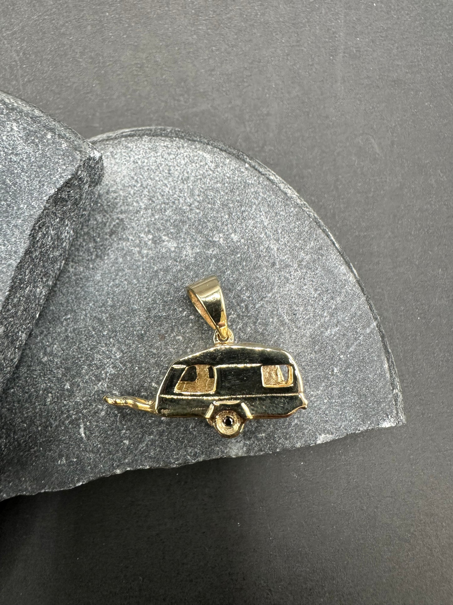 14K Gouden Caravan Hanger met Edelstenen