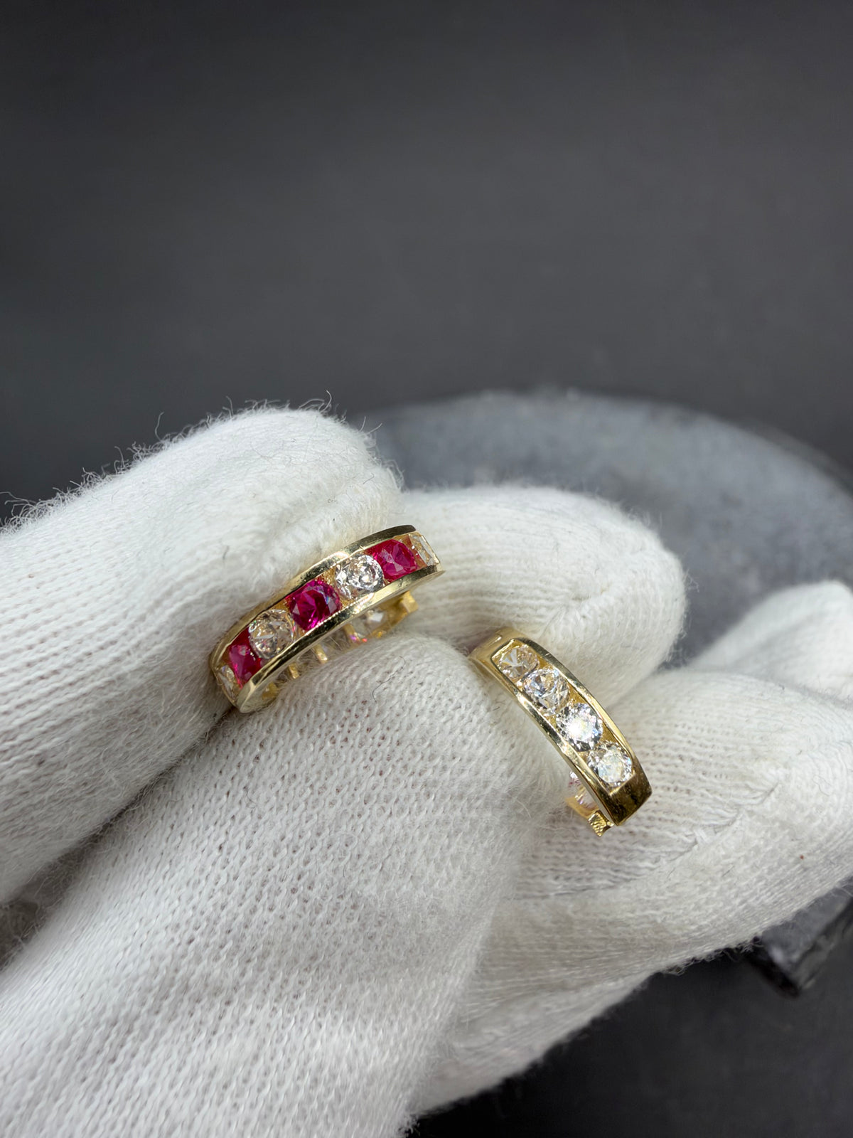 14K Gouden Oorbellen met Zirkonia en Edelsteen – Ø 12 mm – 2,6 mm Breed