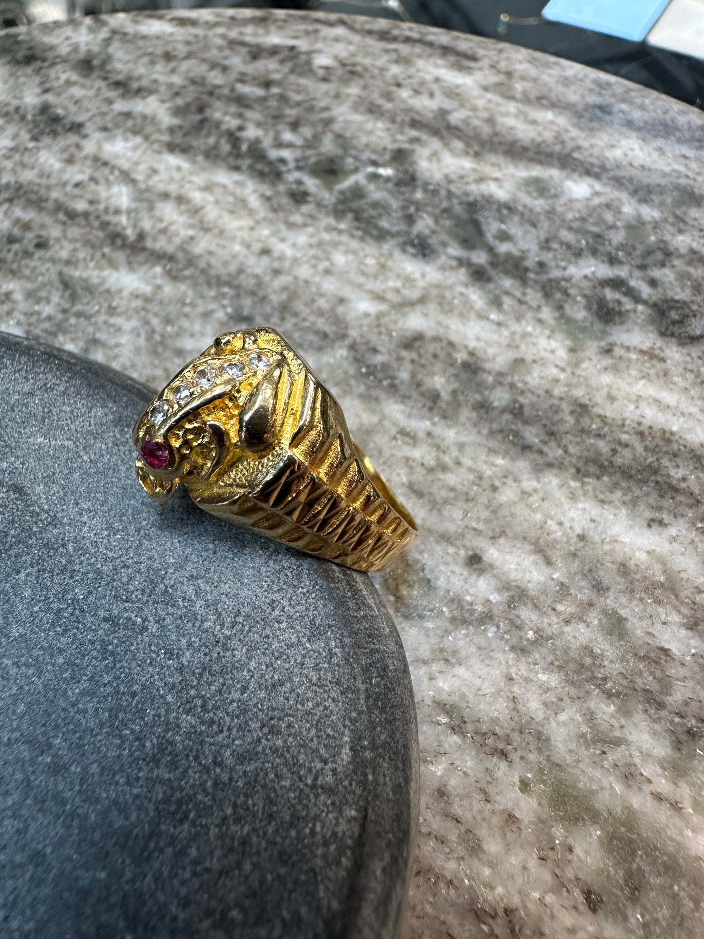22K Gouden Kikker Ring met Robijn en Briljanten – Maat 21,5