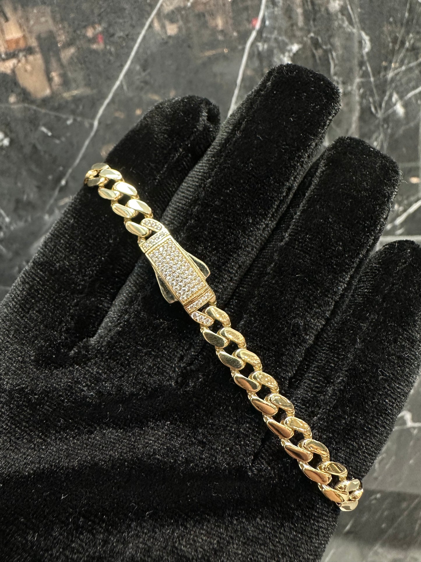 Prachtige 14K Gouden Cubaan Armband – 21 cm | 6,7 mm | Tijdloos & Stijlvol