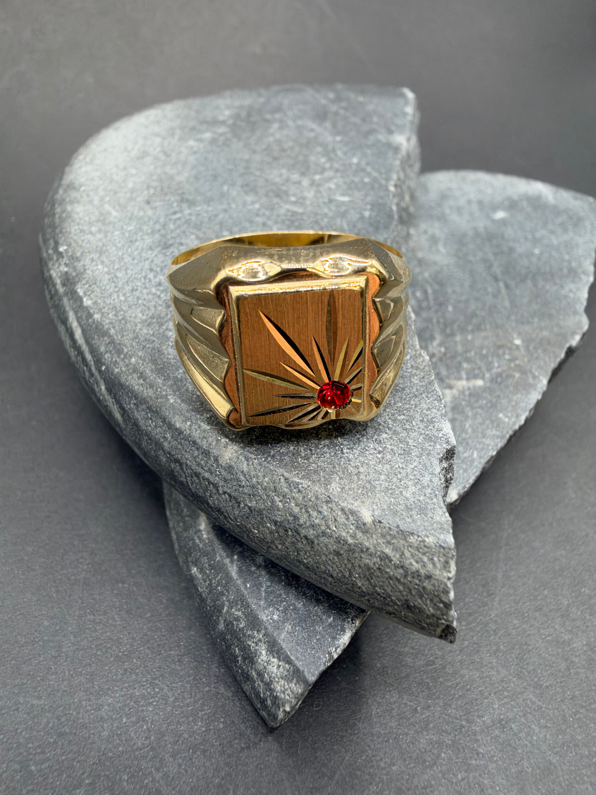 18K Gouden Ring met Robijn – Maat 22