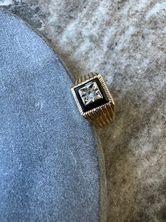 14k Gouden Zegelring met Onyx Laagsteen en Zirkonia