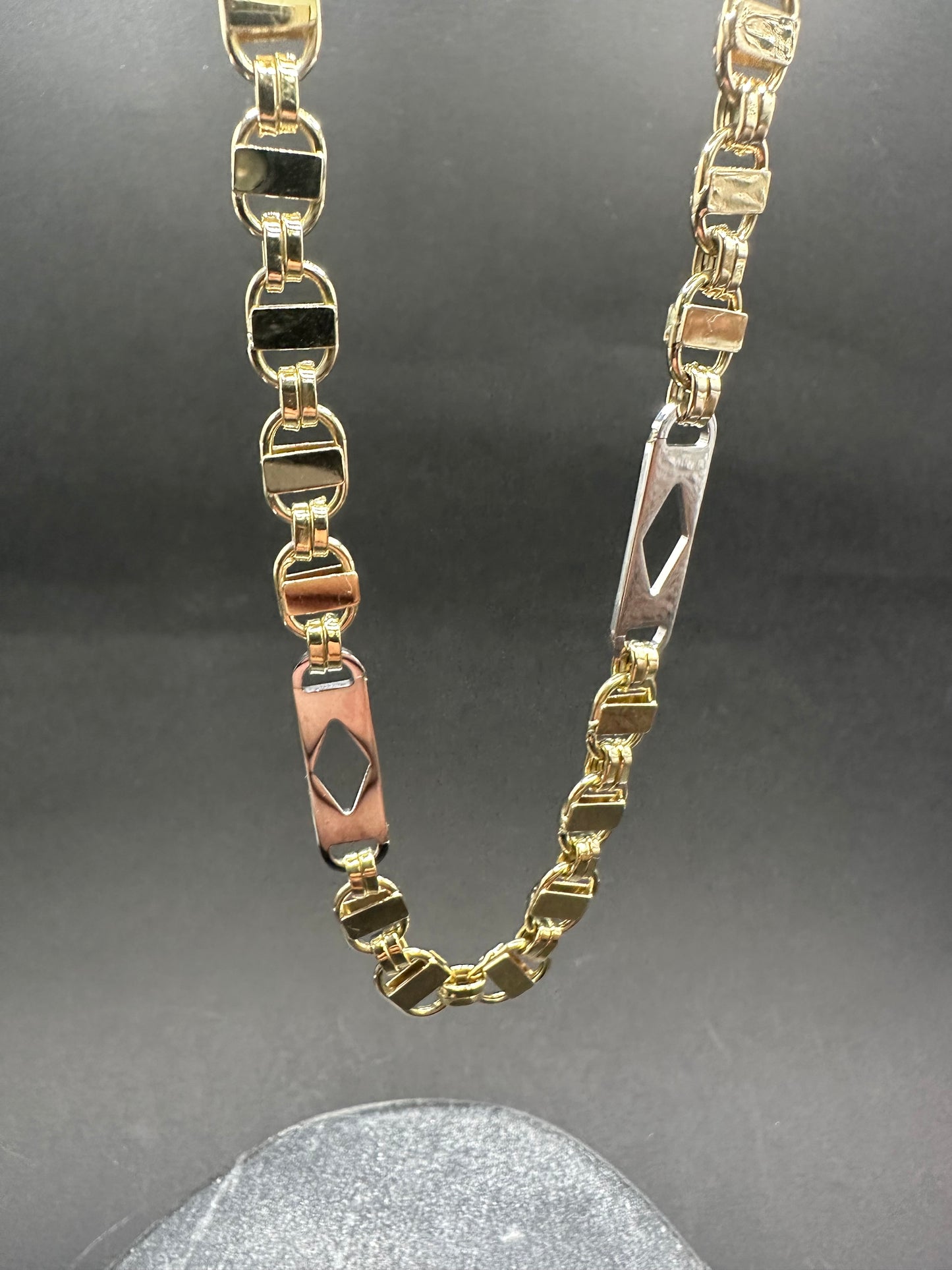 14K Gouden Platte Magnum Kingsly Ketting met Witgouden Ruitjes – 66 cm