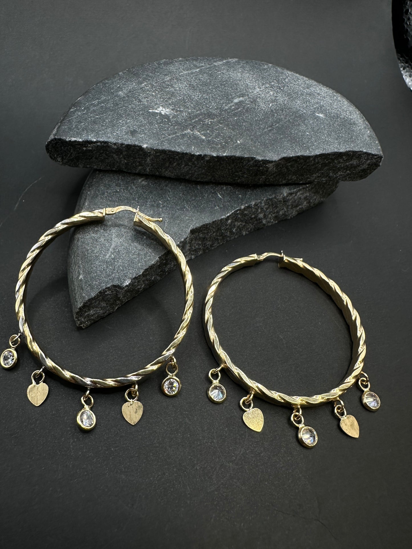 14K Gouden Oorbellen met Bedeltjes – 43,5 mm