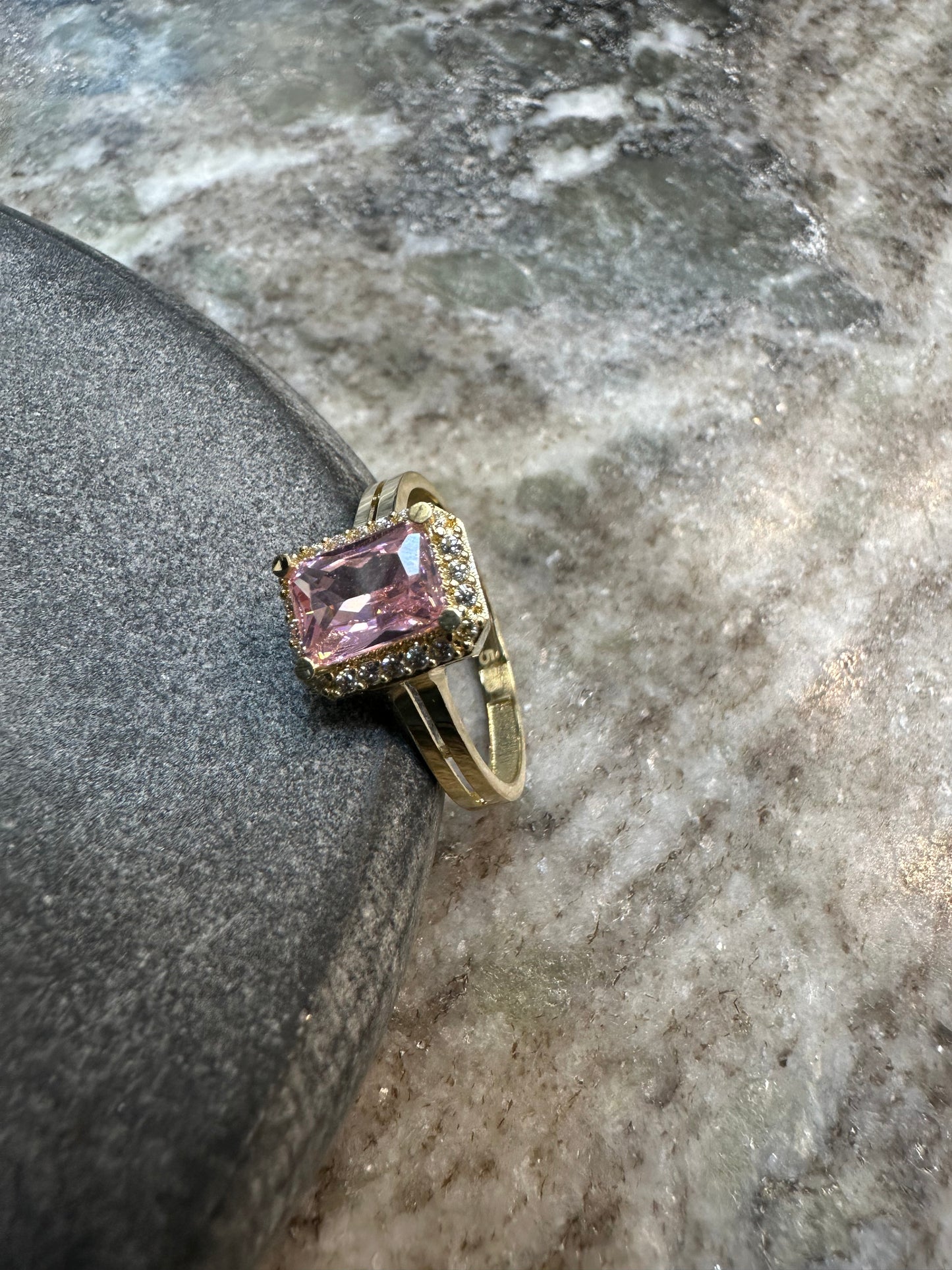 14K Gouden Ring met Toermalijn en Zirkonia – Maat 17,5