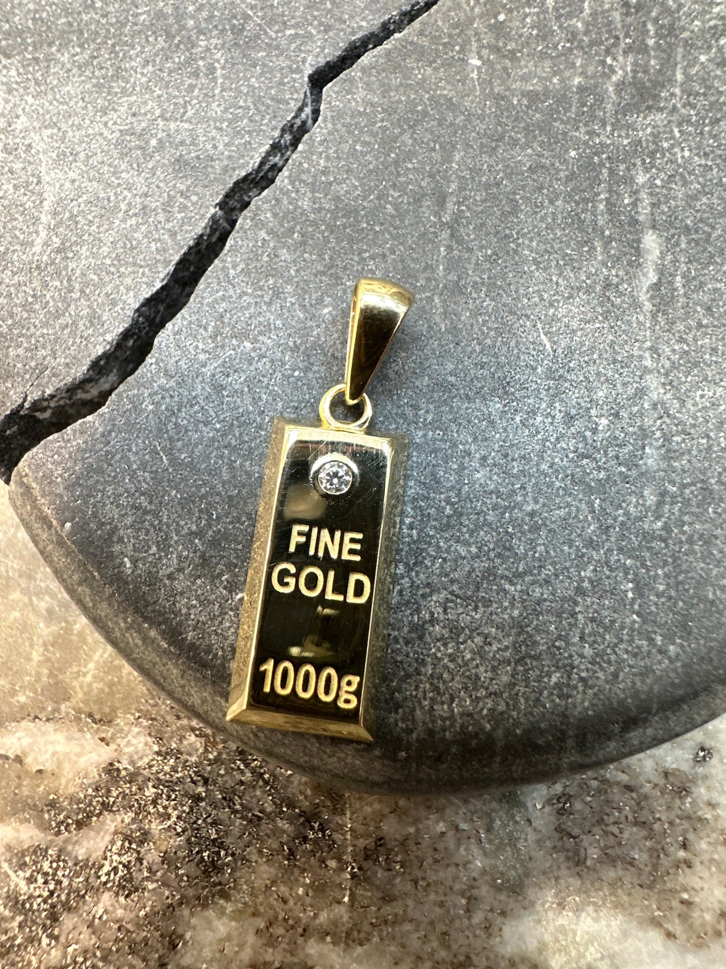 Prachtige 14K Gouden Fine Gold Hanger met Zirkonia – 28 mm lang | 9 mm breed | Elegant & Sprankelend