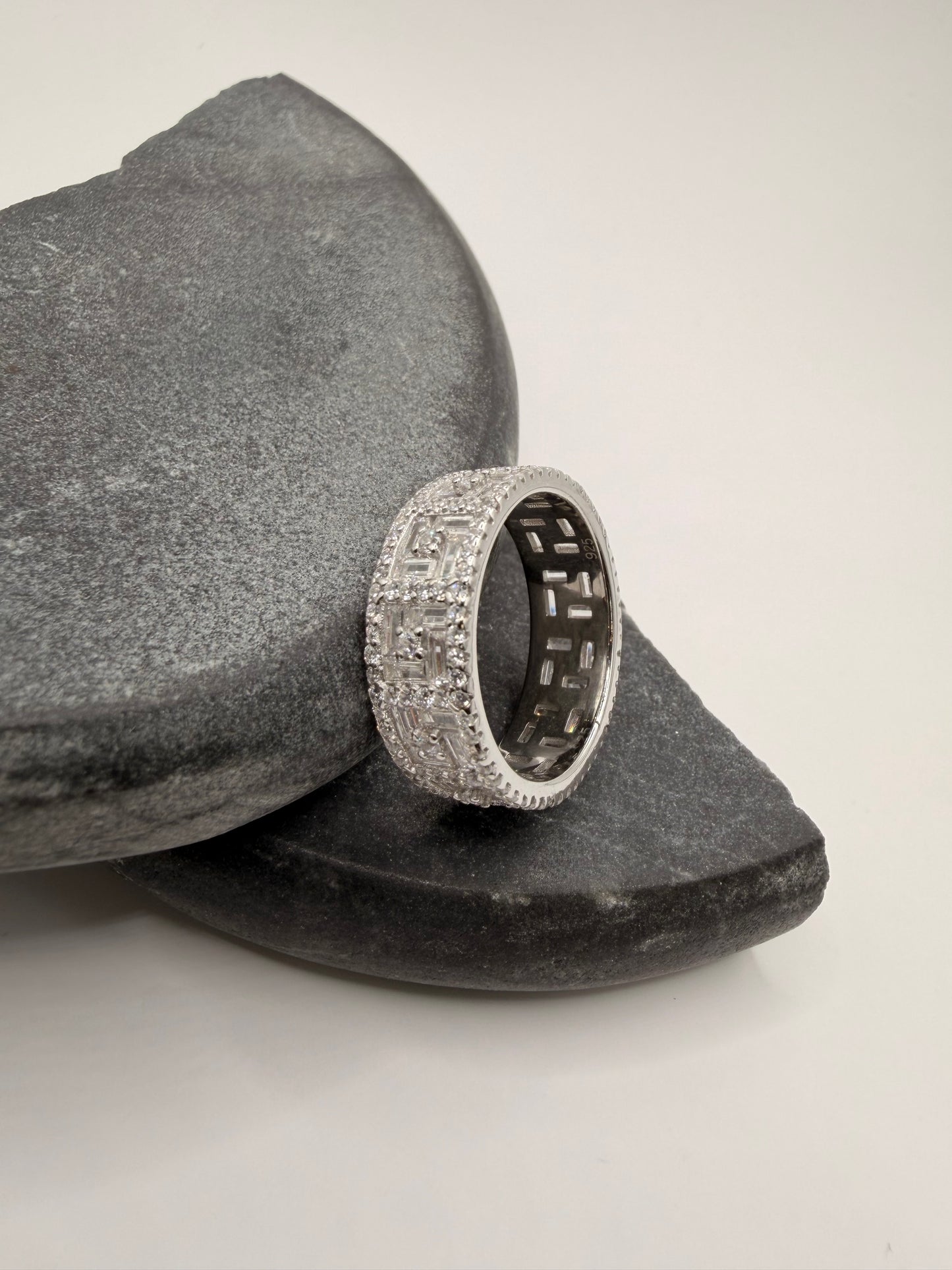 Schitterende 925 Zilveren Iced Ring – Maat 20 | Luxe & Sprankelend