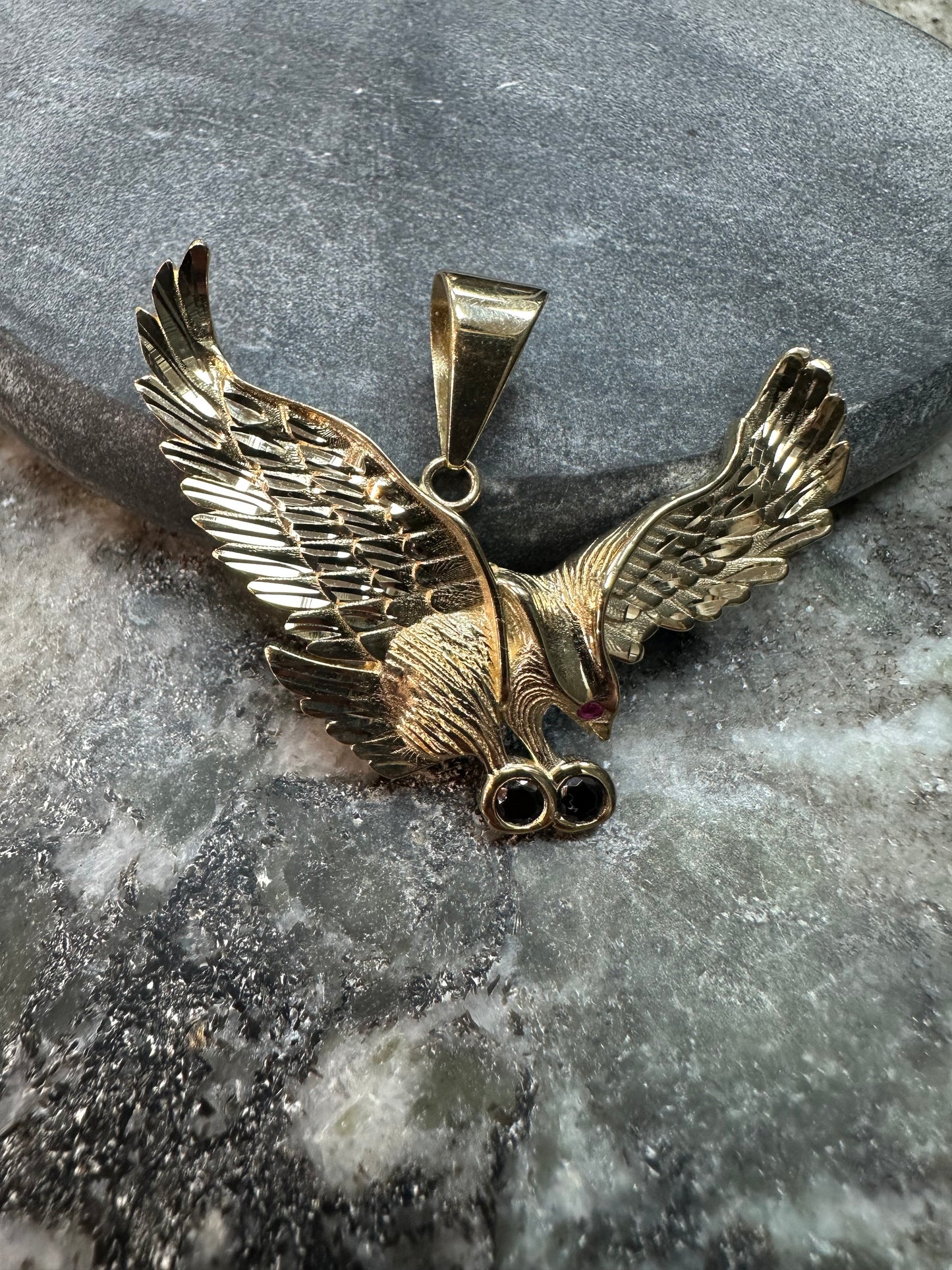 14K Gouden Adelaar Hanger met Robijnen en Onyx – 48 mm