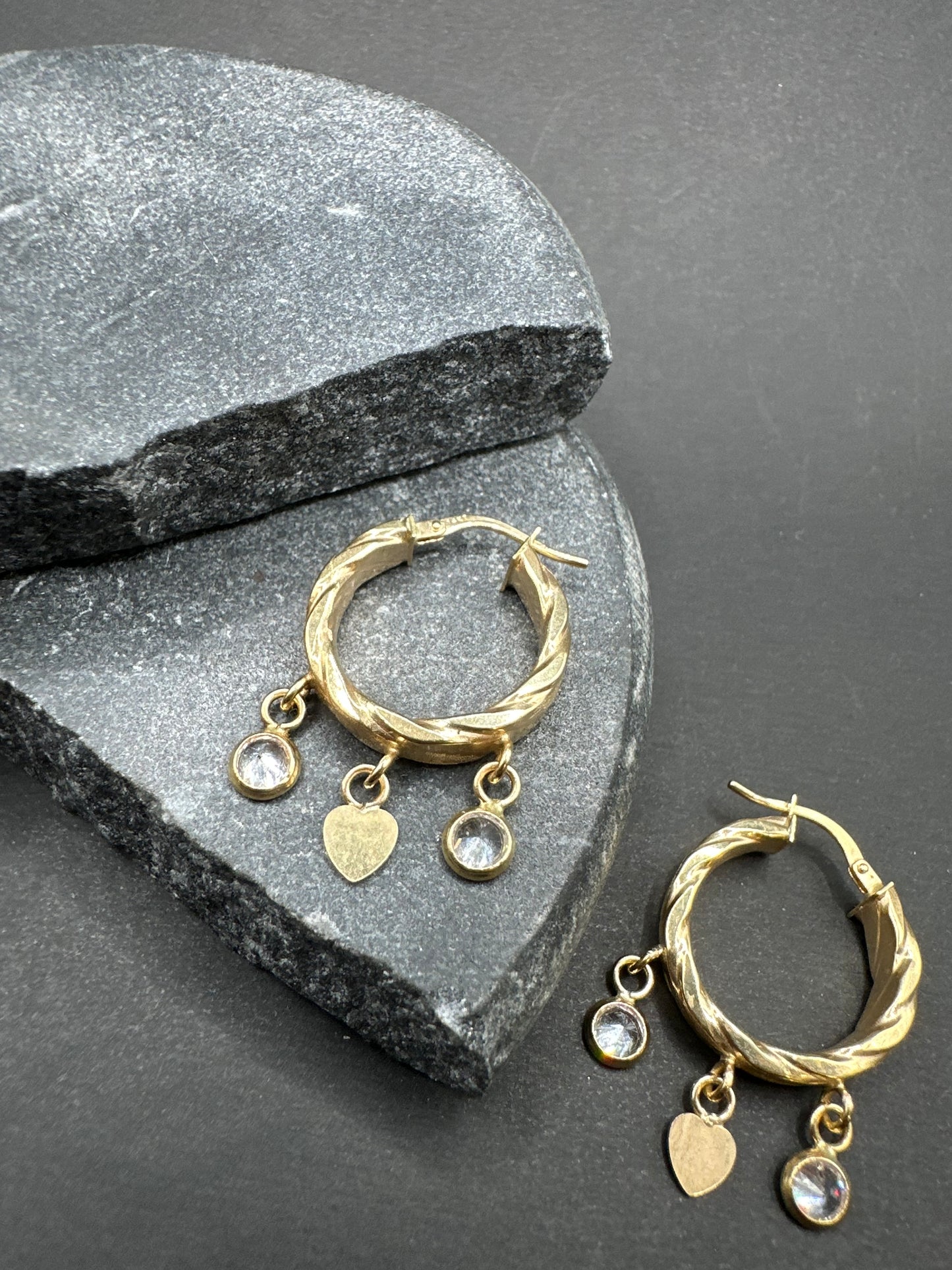 14K Gouden Oorbellen met Hangende Bedeltjes – 20 mm