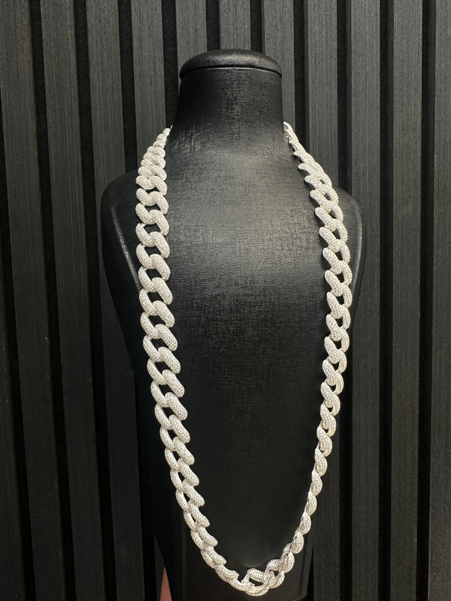 Prachtige 925 Zilveren Cubana Set 65 cm Ketting | 23 cm Armband | 17,8 mm Breed | Iced met Zirkonia